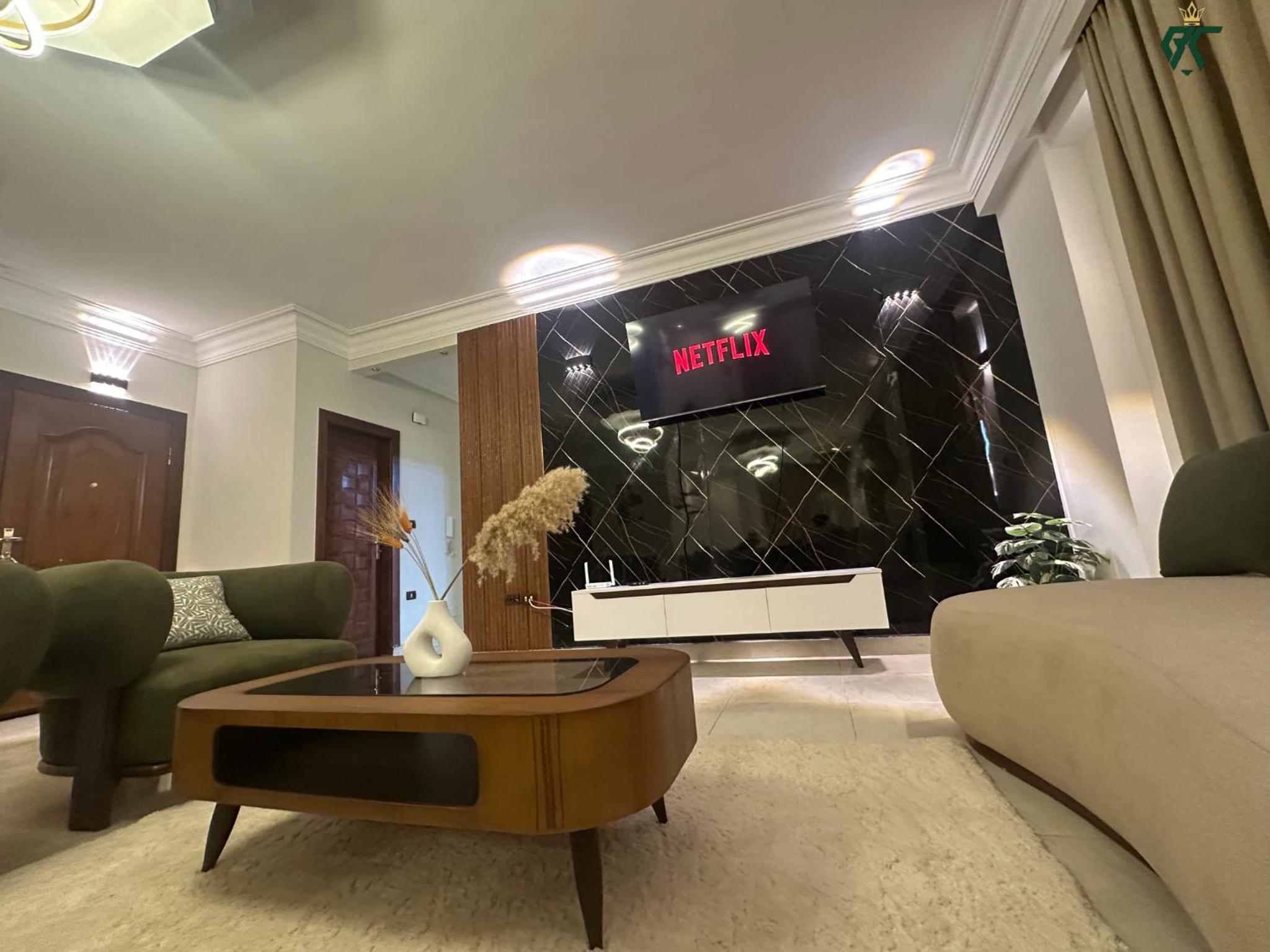 SKY LOUNGE by BC residence