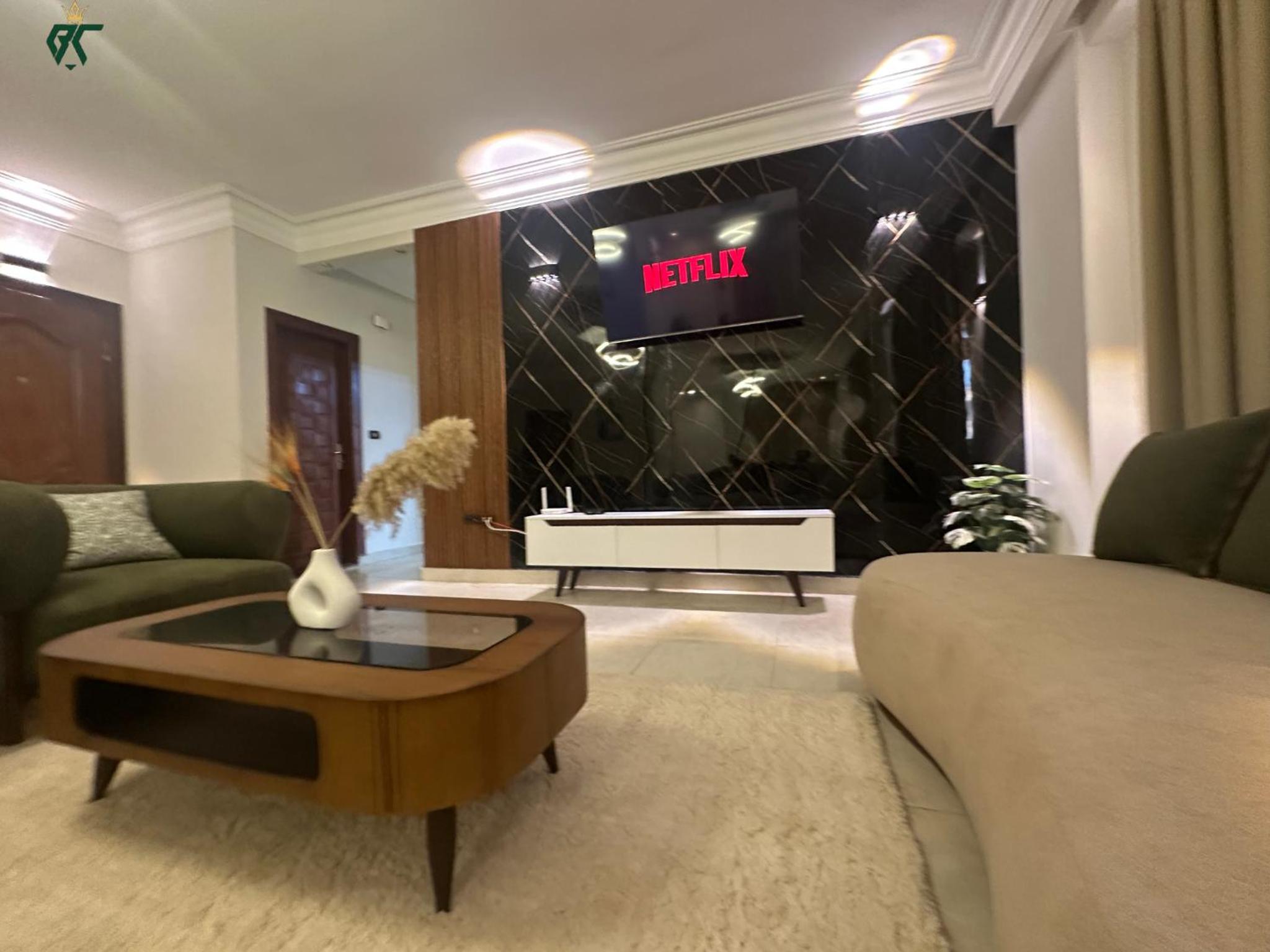 SKY LOUNGE by BC residence