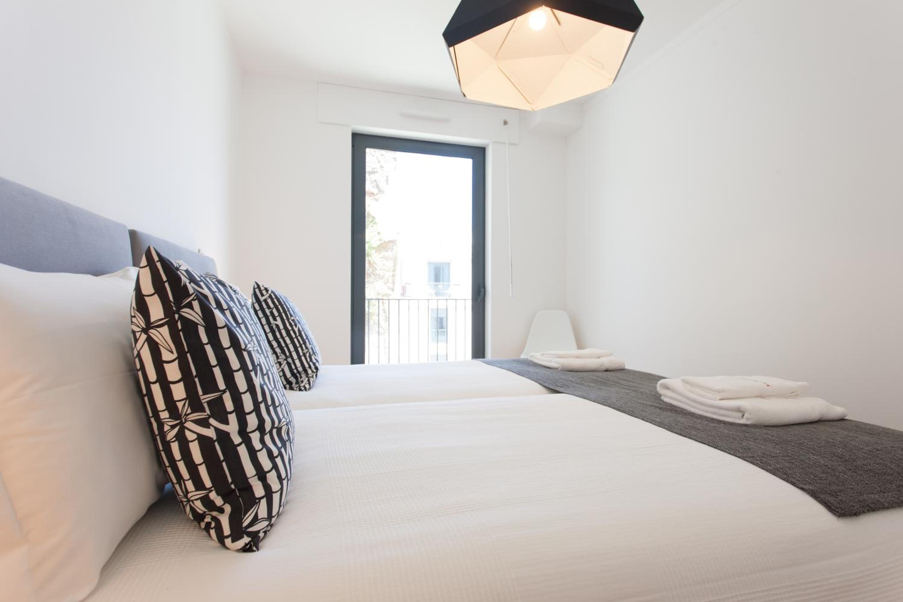 FLH Martim Moniz Modern Flat view 5