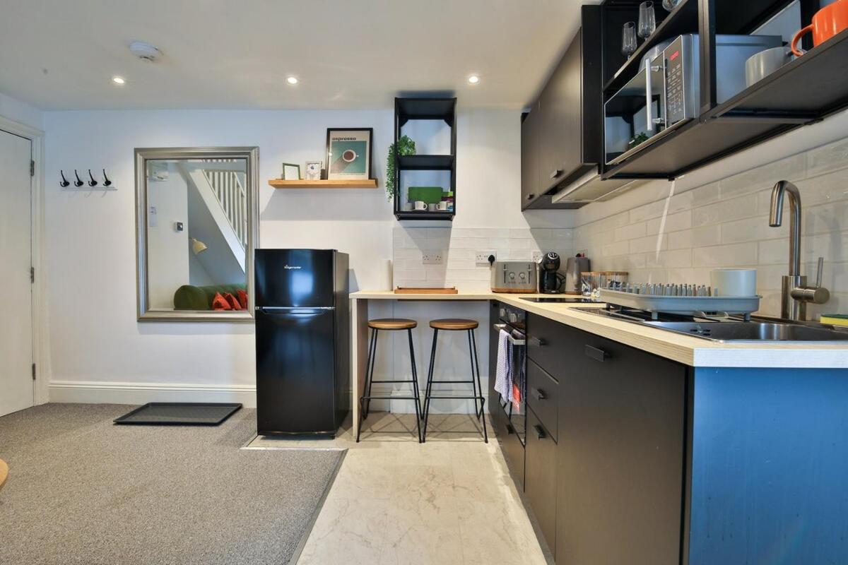Modern 1-Bed Flat near Cardiff City Centre