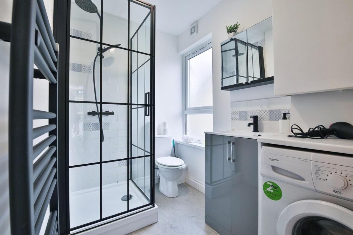 Modern 1-Bed Flat near Cardiff City Centre