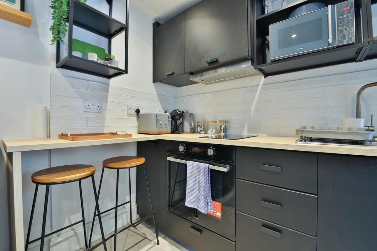 Modern 1-Bed Flat near Cardiff City Centre