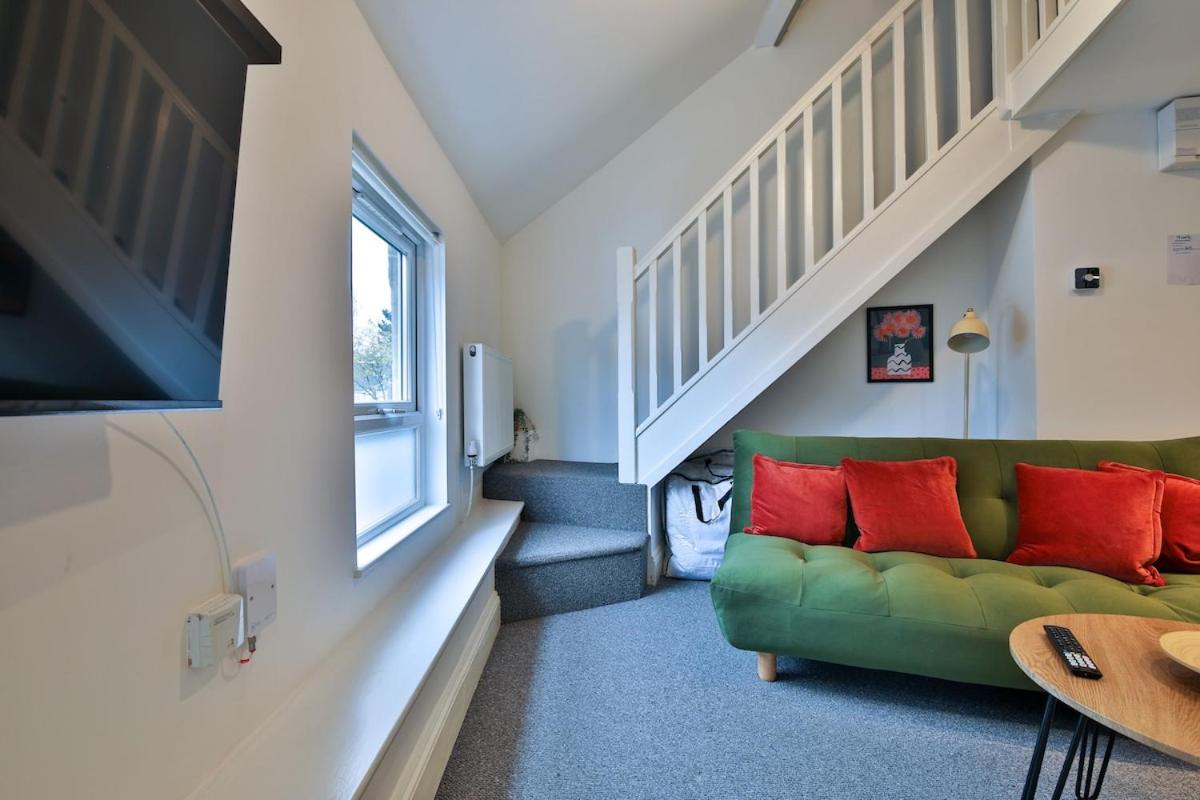 Modern 1-Bed Flat near Cardiff City Centre