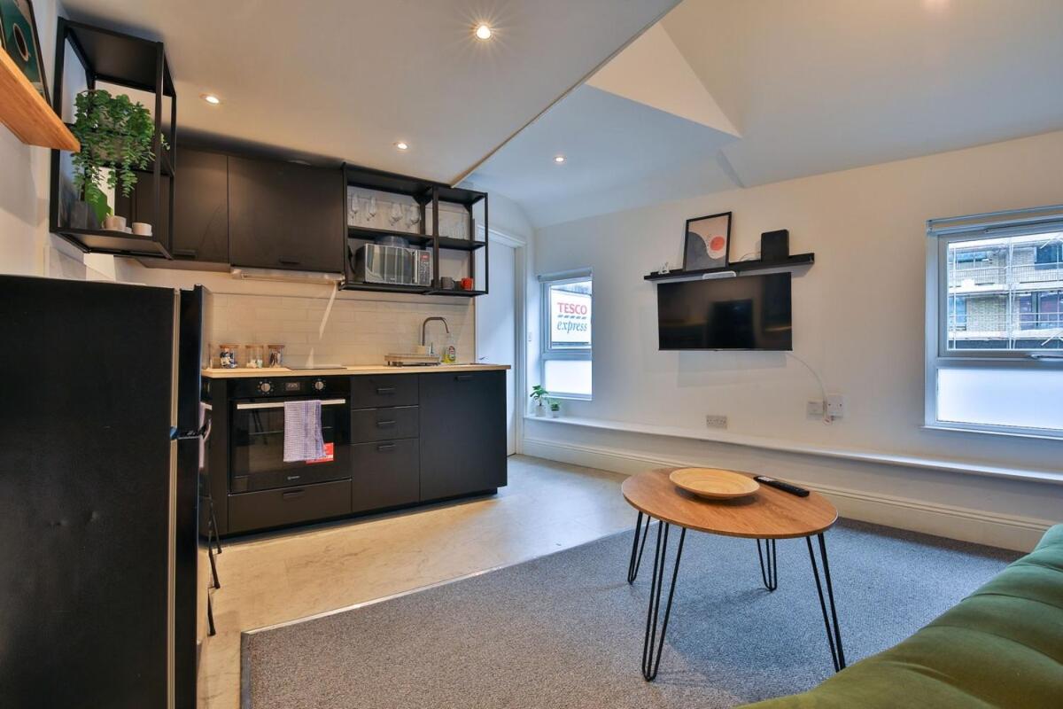 Modern 1-Bed Flat near Cardiff City Centre