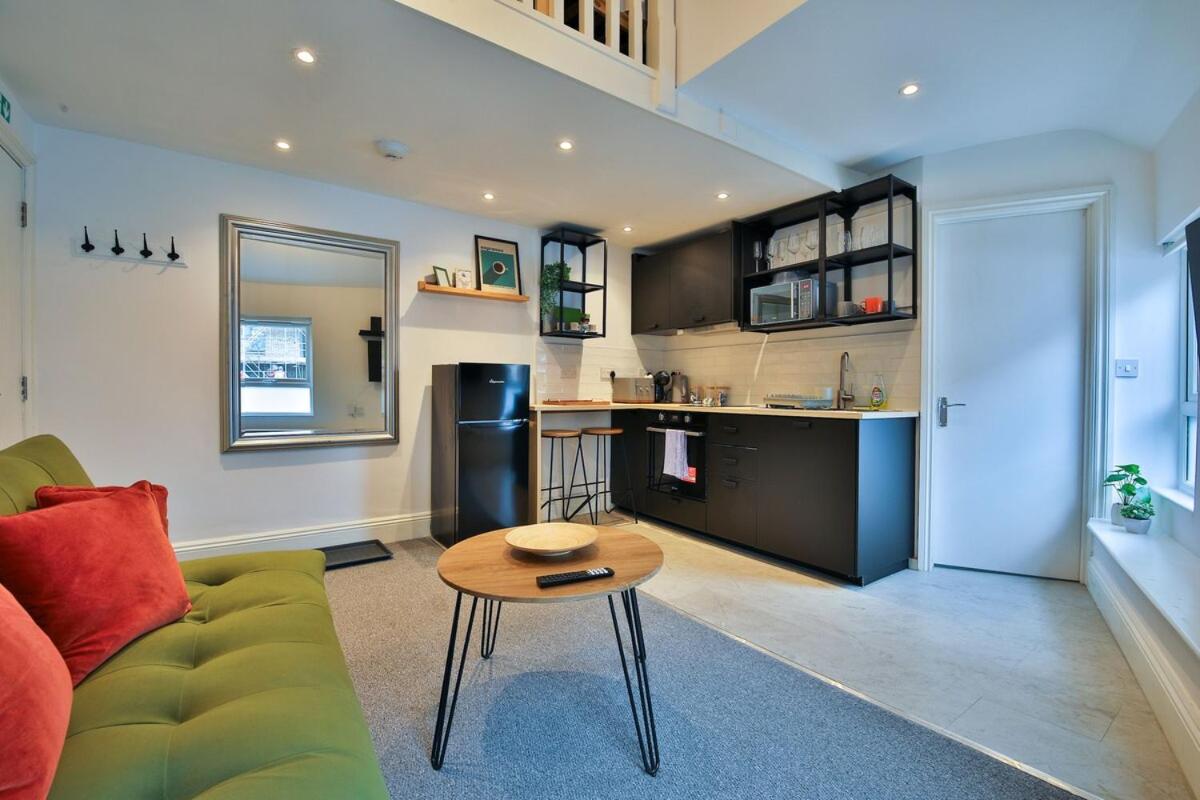 Modern 1-Bed Flat near Cardiff City Centre