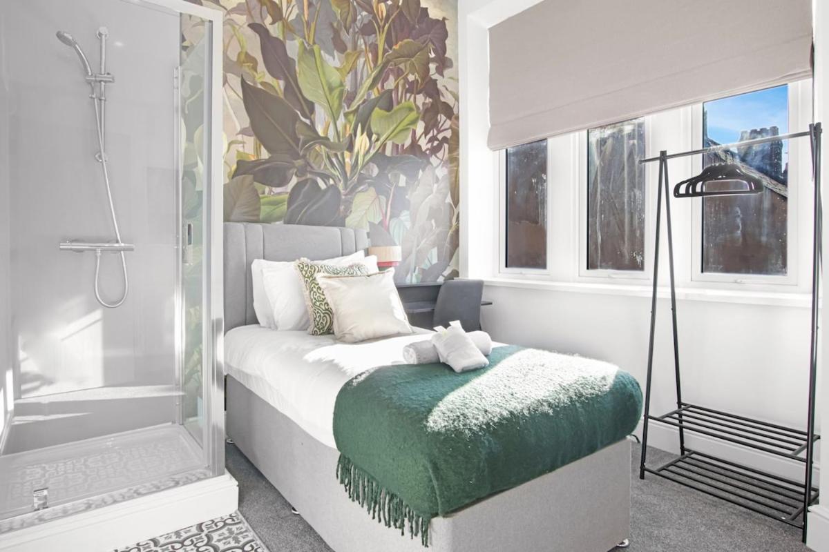 The Family Nest – 3-Bed Apartment with Parking