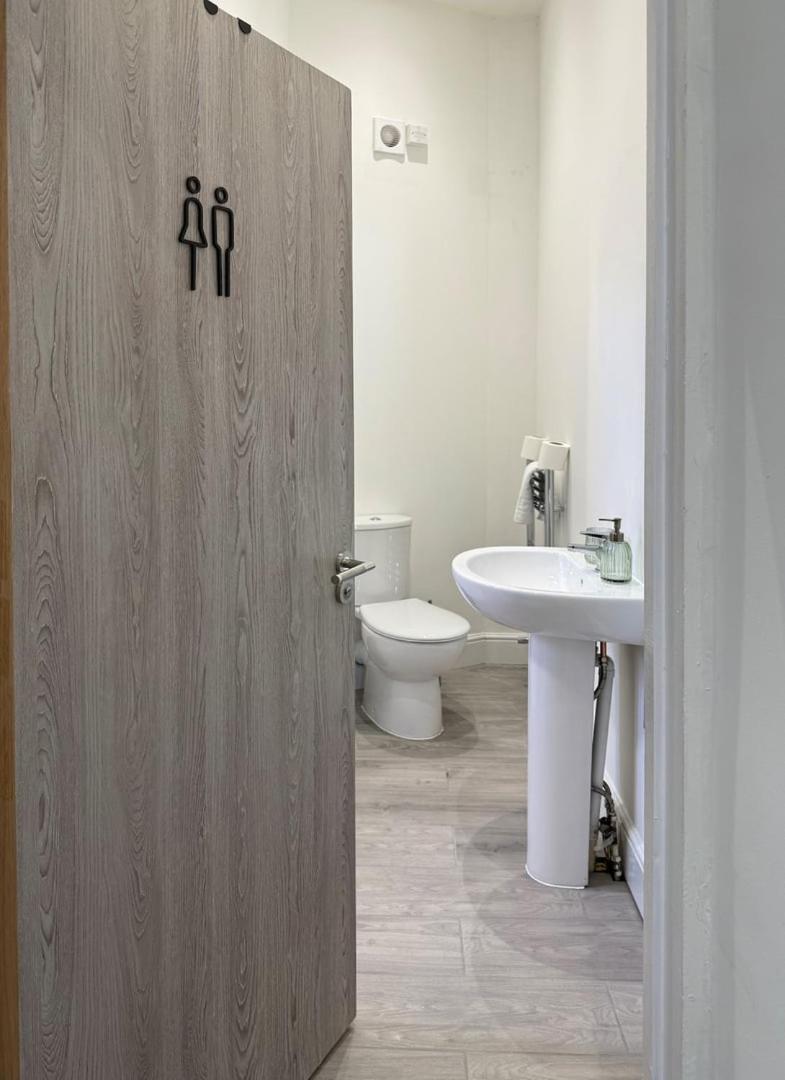 The Family Nest – 3-Bed Apartment with Parking
