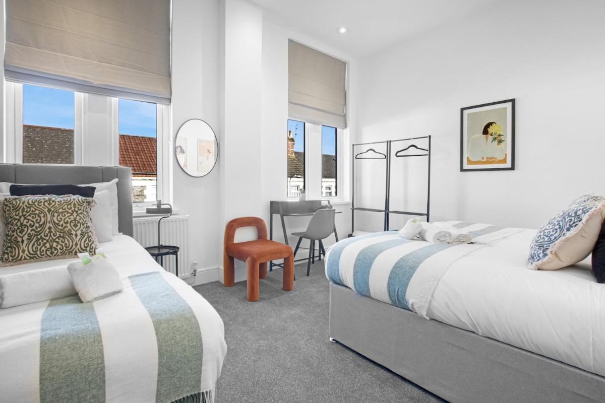 The Family Nest – 3-Bed Apartment with Parking