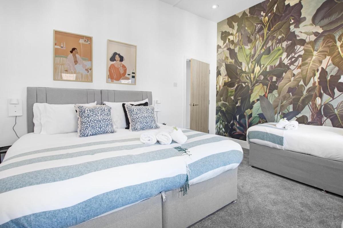 The Family Nest – 3-Bed Apartment with Parking