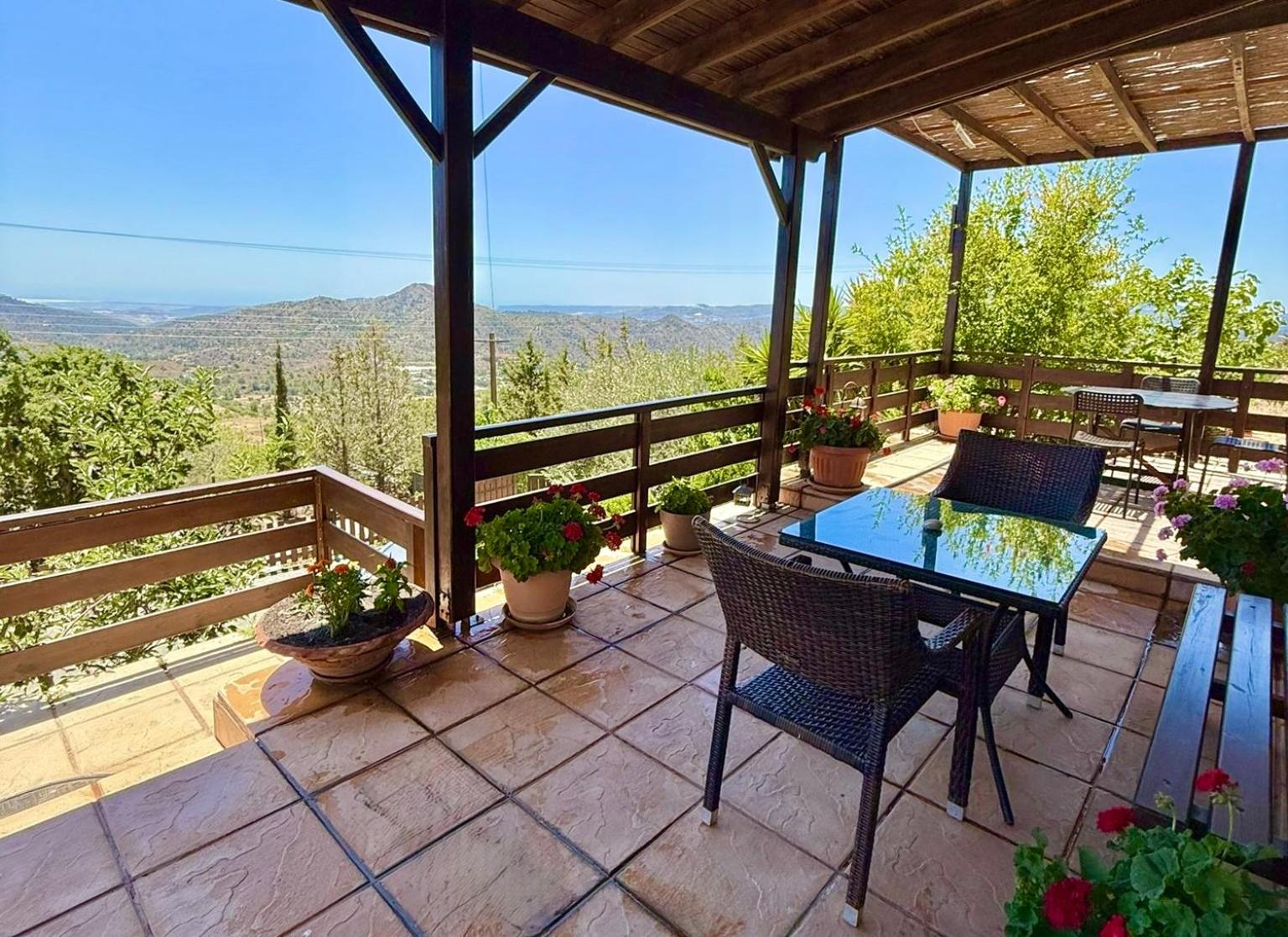 Apokas Country House