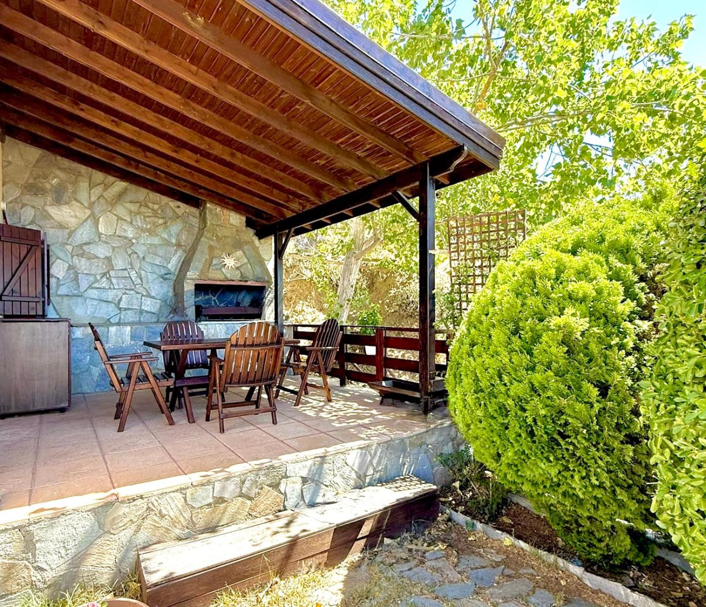 Apokas Country House