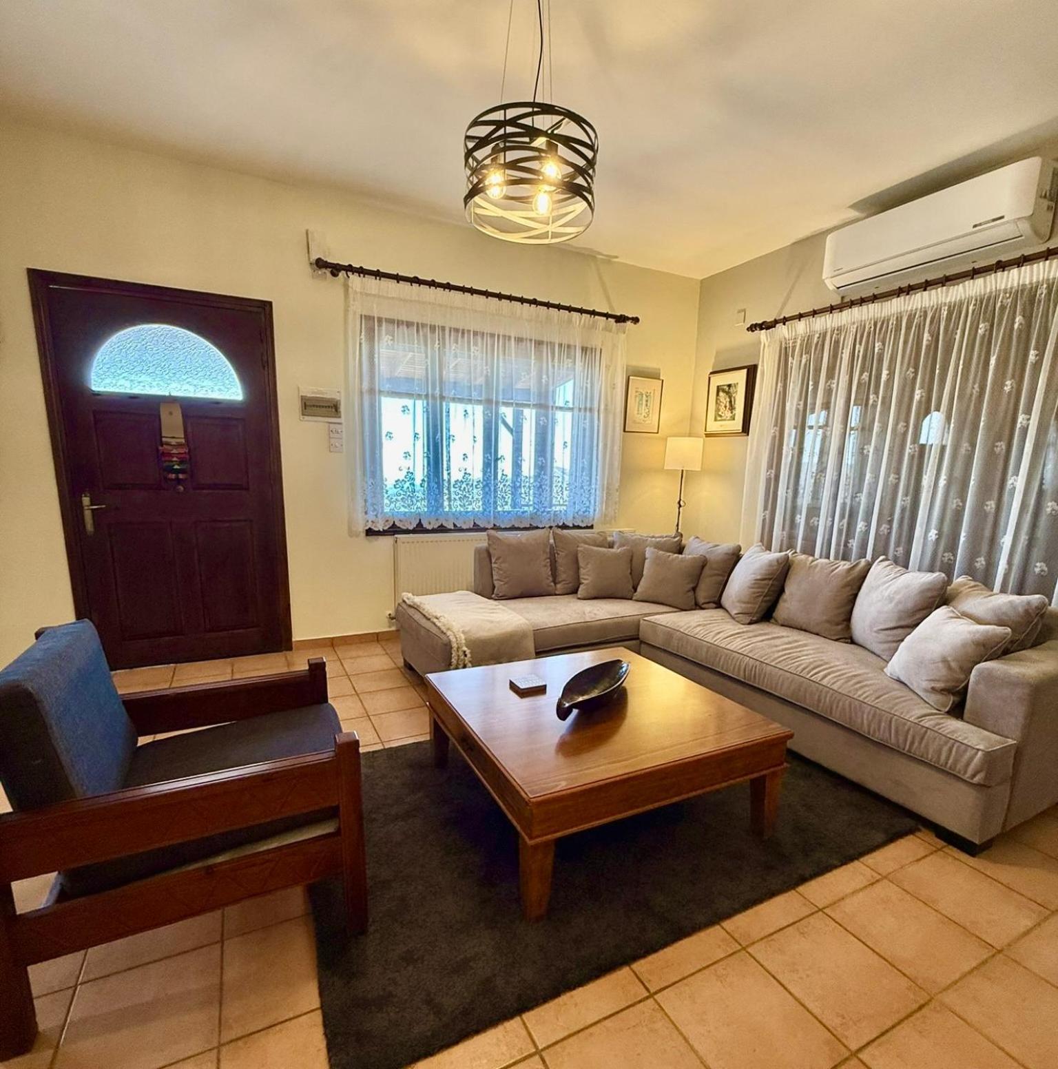 Apokas Country House