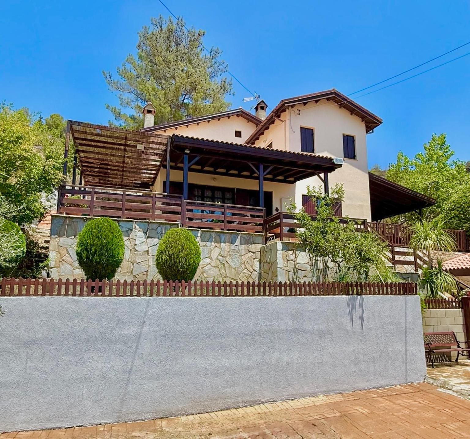 Apokas Country House