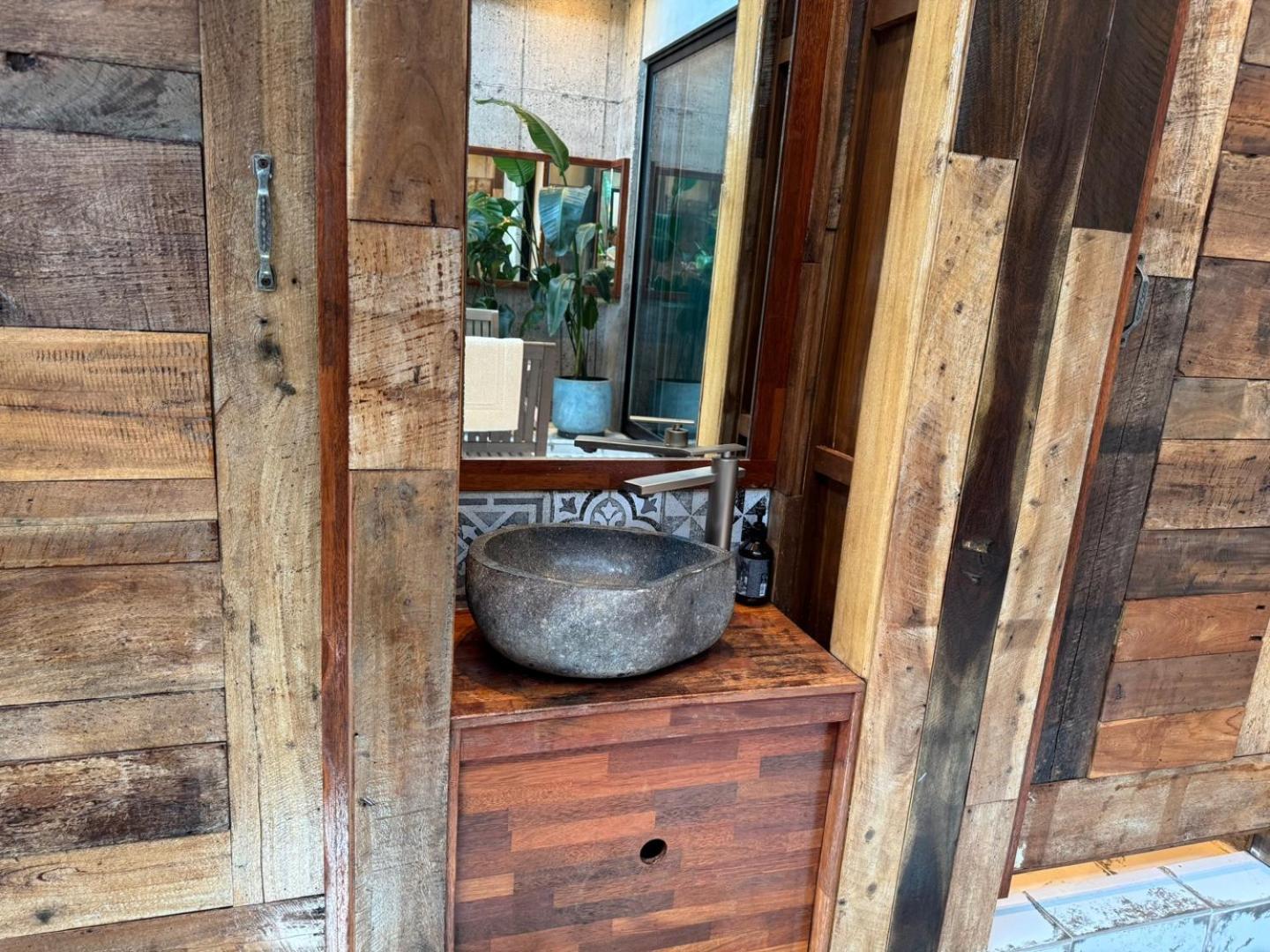 Jeju Dodu Tropical Premium Pool Villa
