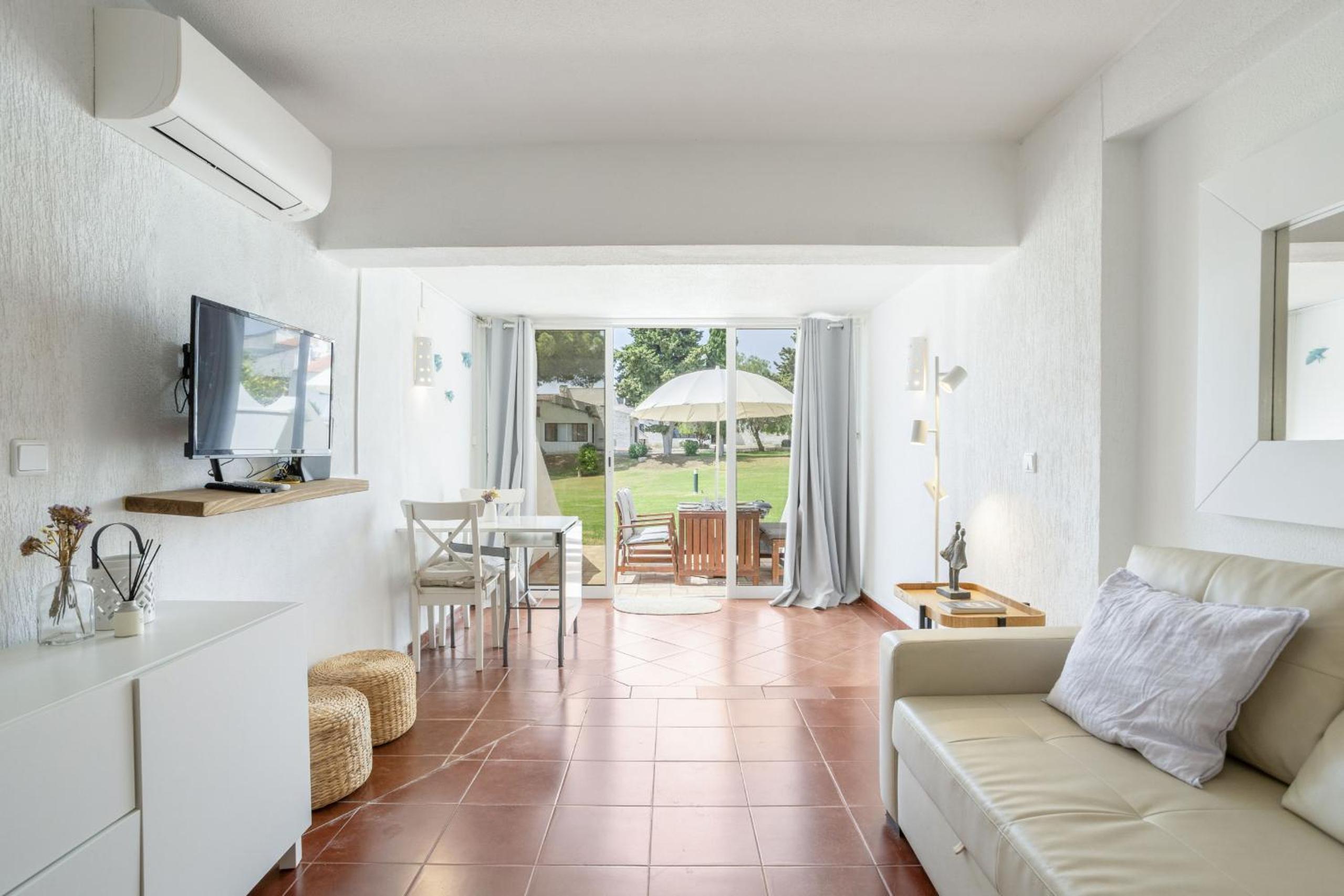 Pedras del Rei 398 Apartment, by Hopstays