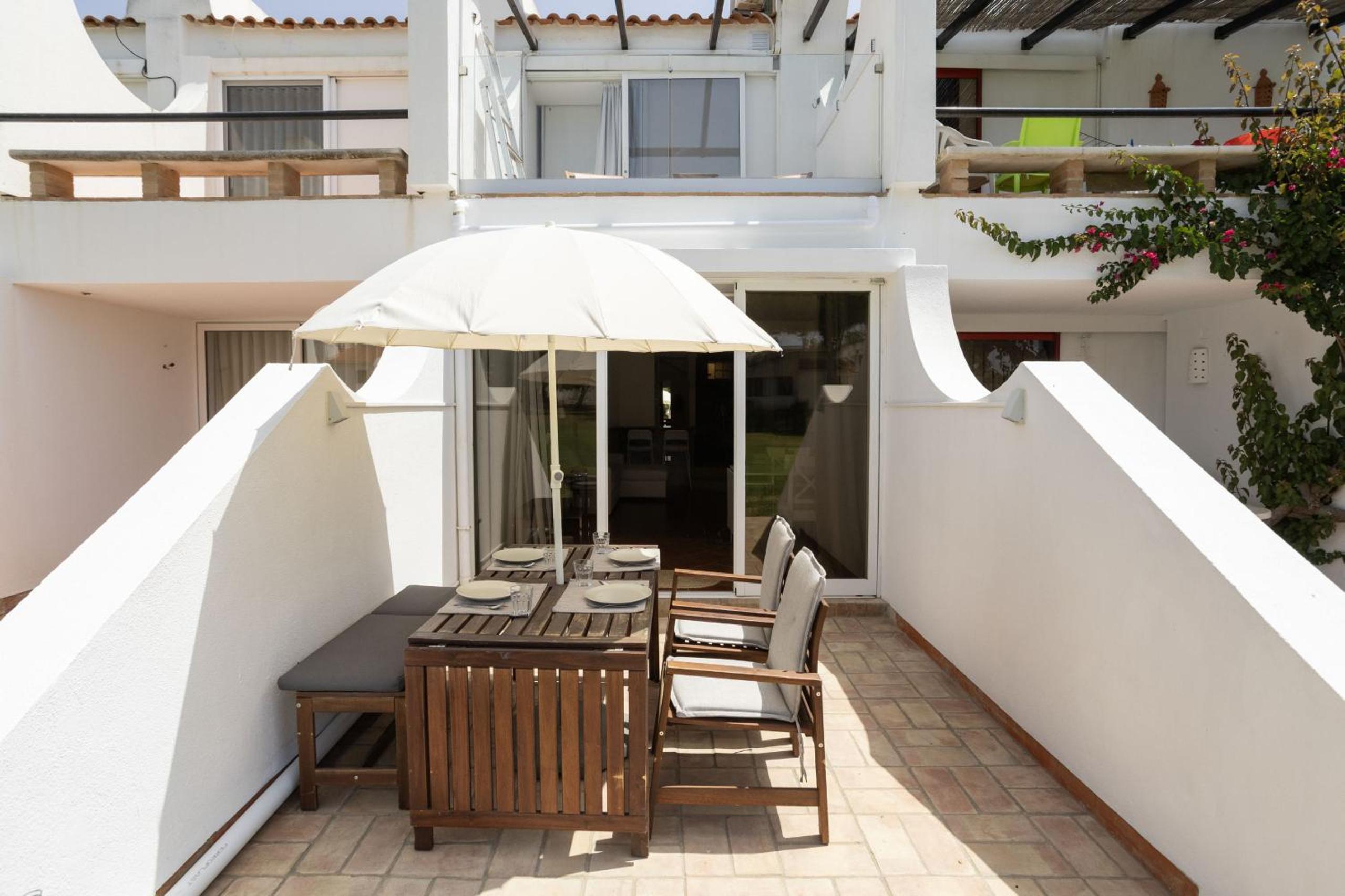 Pedras del Rei 398 Apartment, by Hopstays