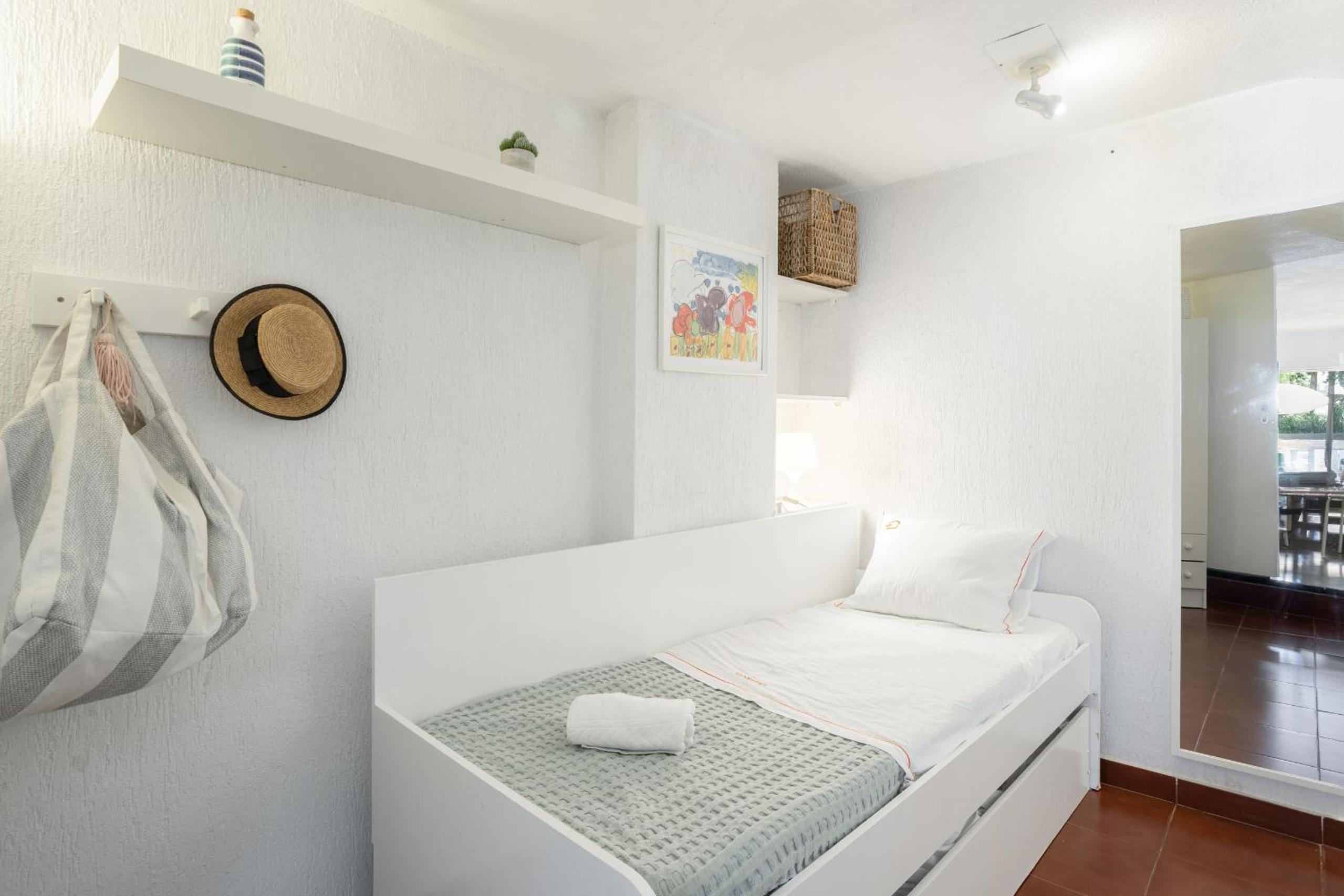Pedras del Rei 398 Apartment, by Hopstays