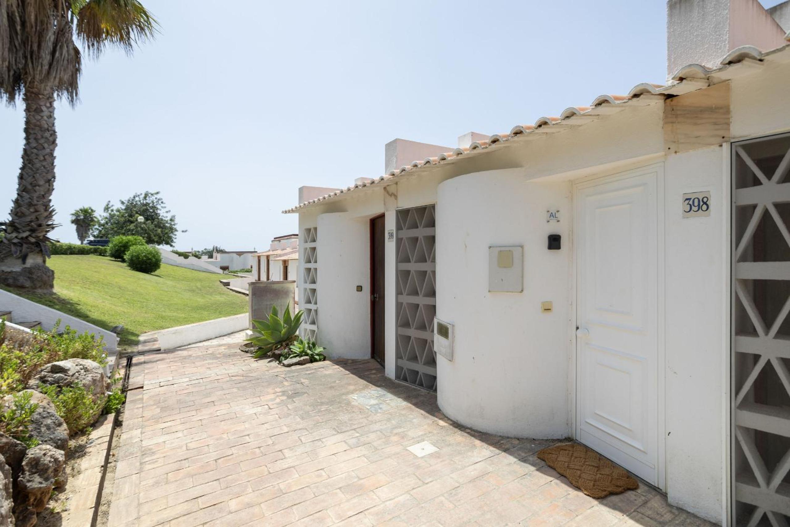 Pedras del Rei 398 Apartment, by Hopstays