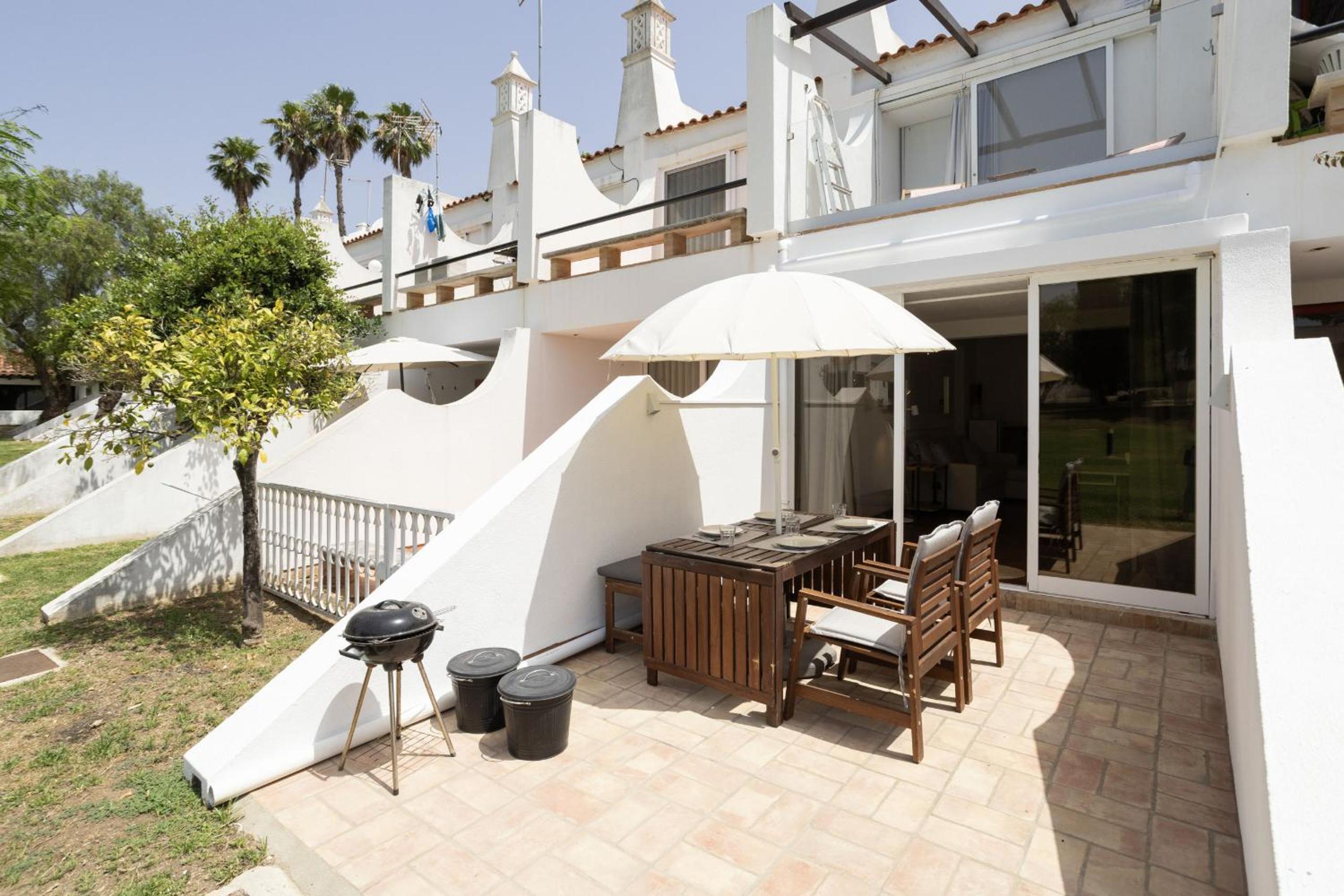 Pedras del Rei 398 Apartment, by Hopstays