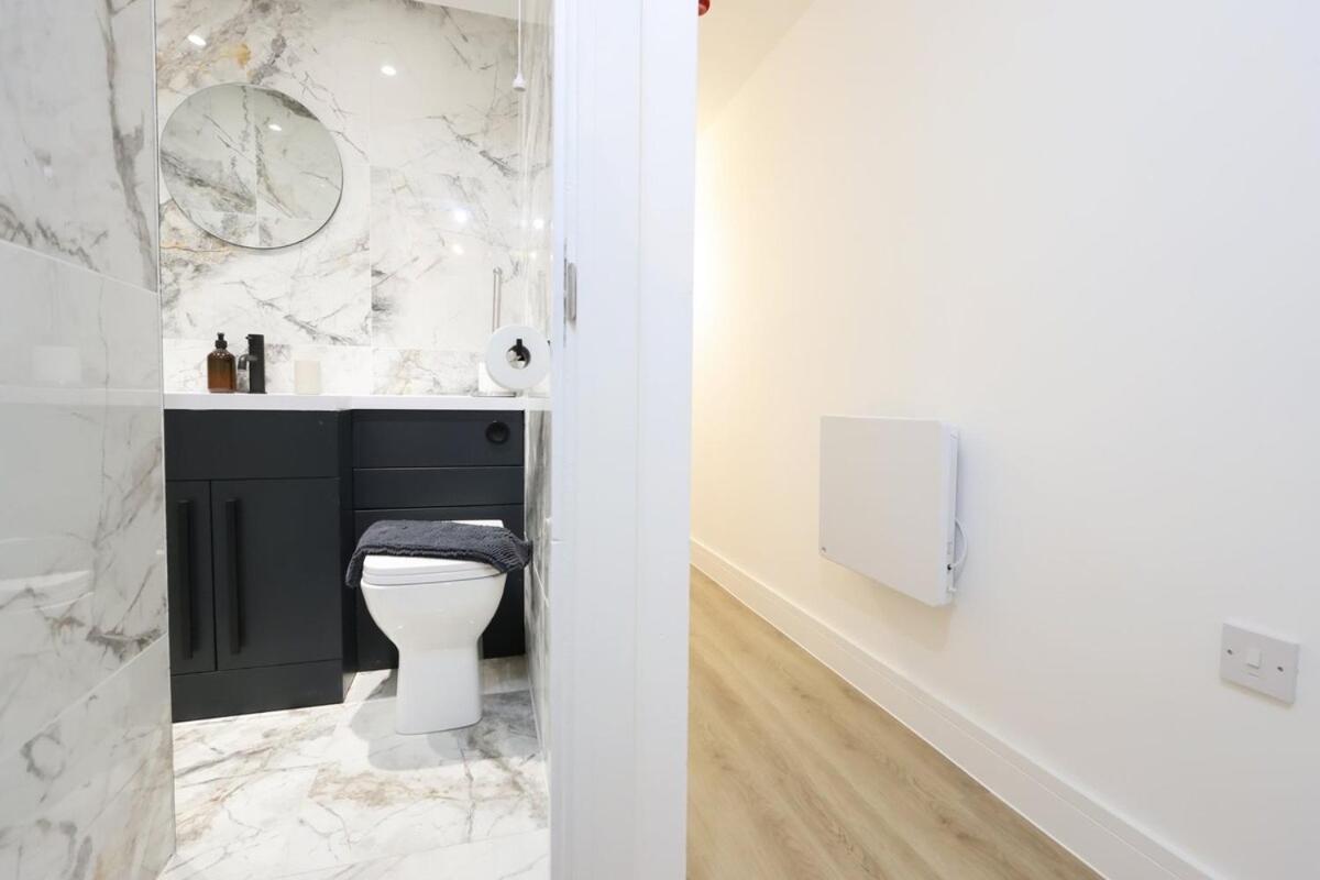 Chic 2 Bed Flat near Central Cardiff