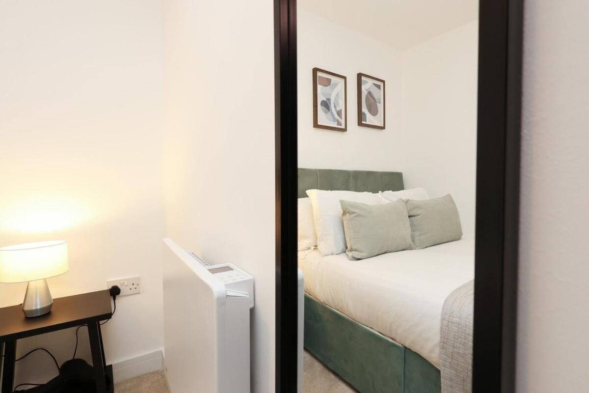 Chic 2 Bed Flat near Central Cardiff