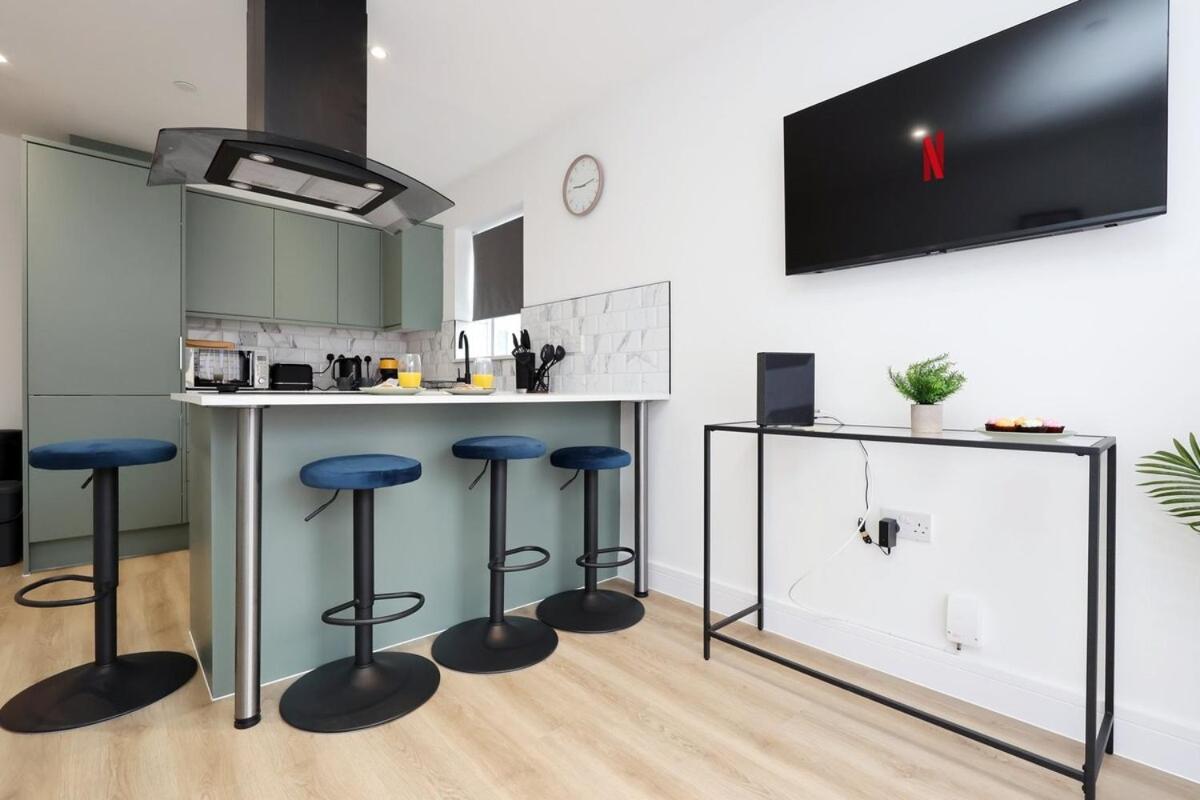 Chic 2 Bed Flat near Central Cardiff