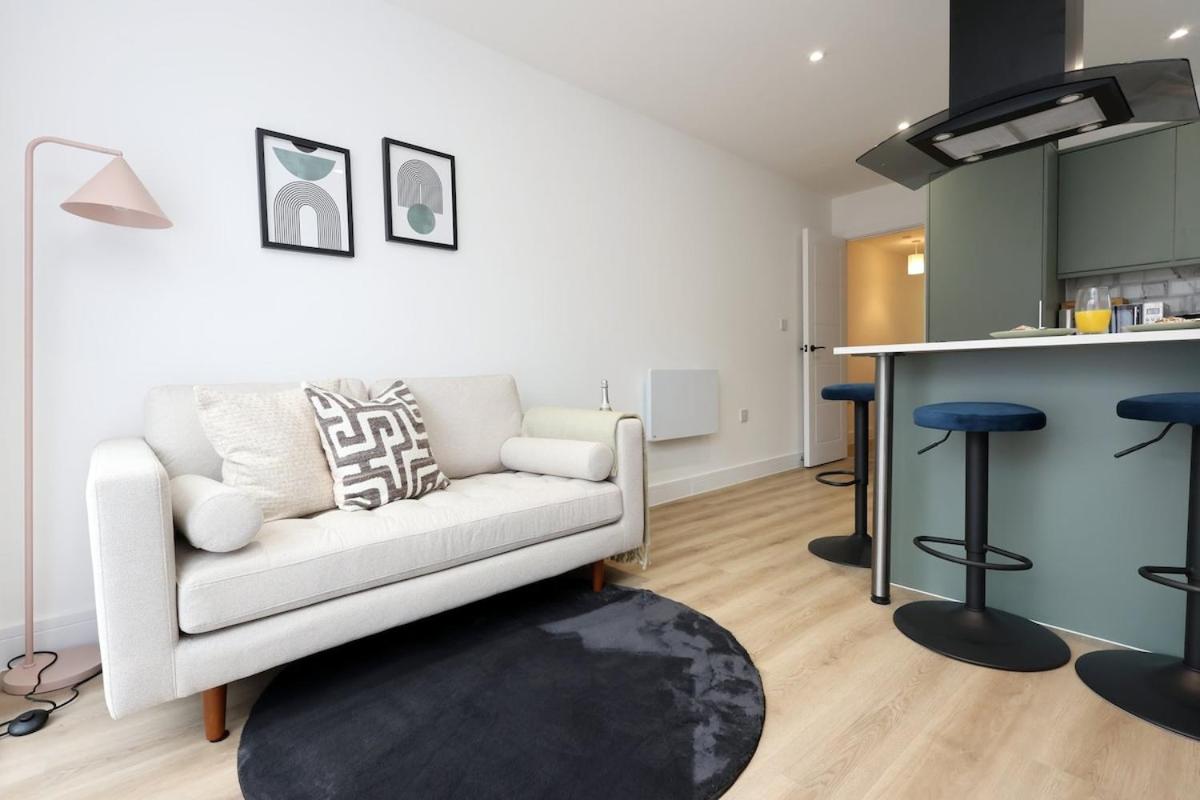 Chic 2 Bed Flat near Central Cardiff