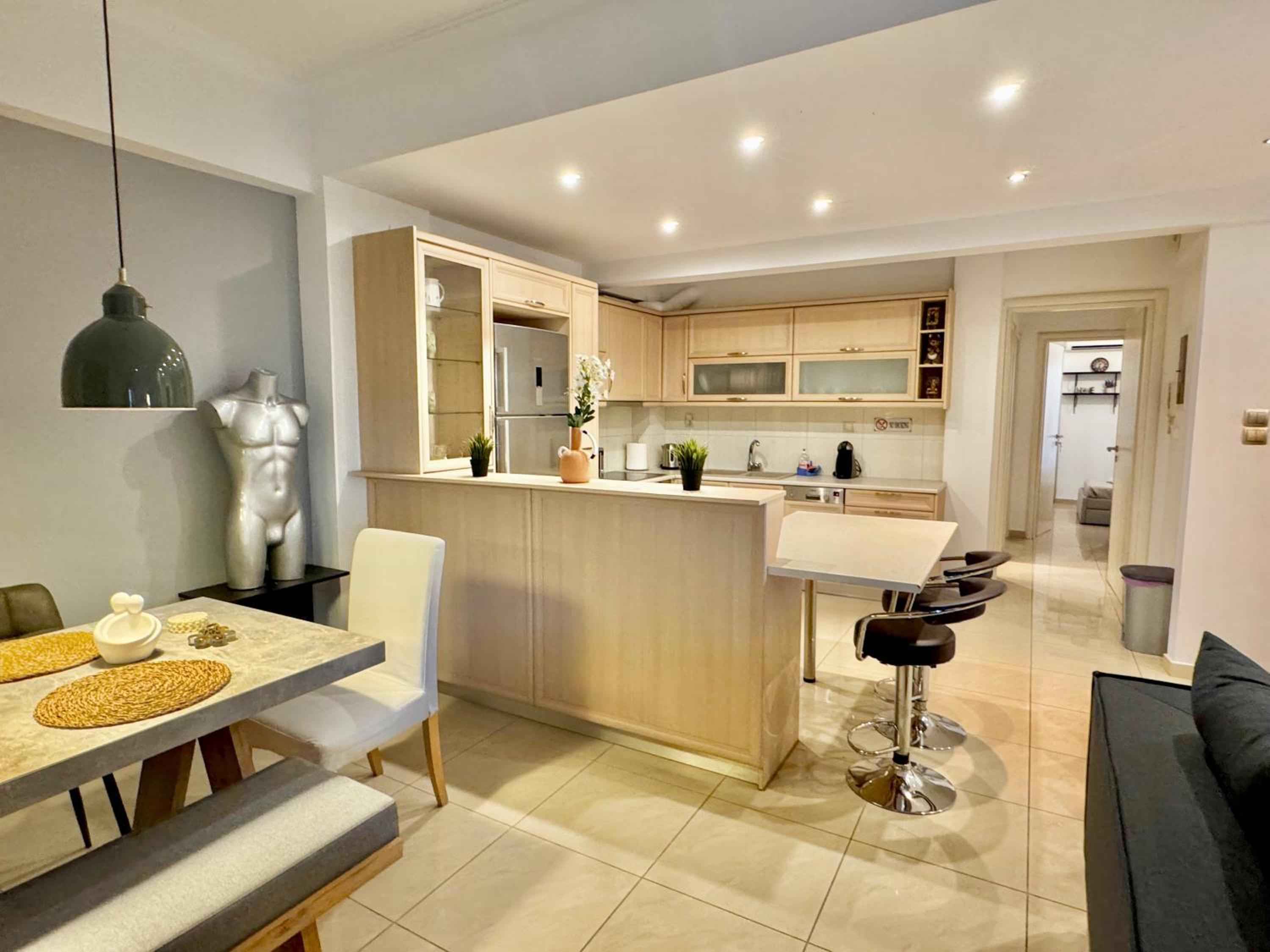 Marina Zeas Spacious Two Bedroom Apartment
