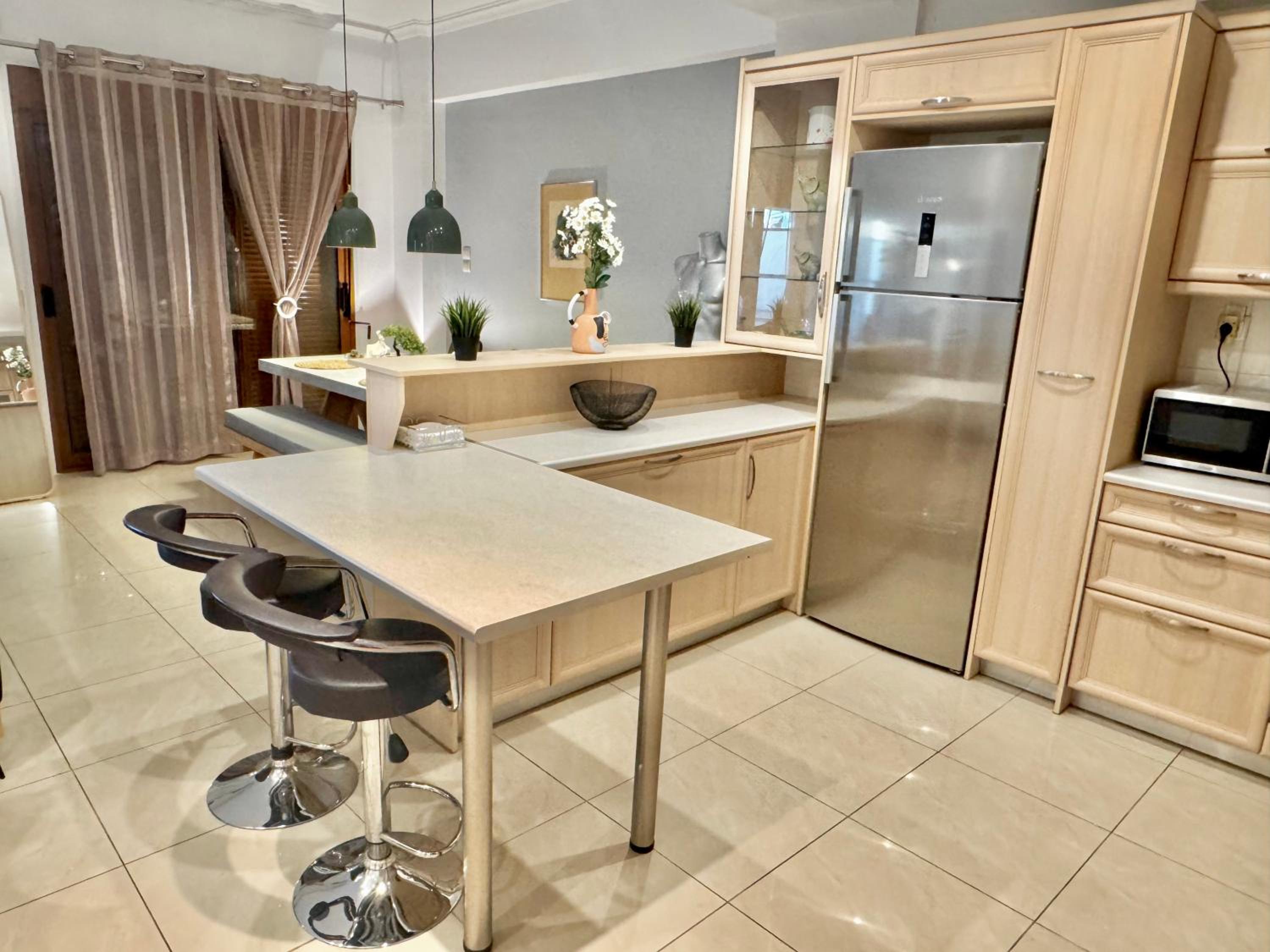 Marina Zeas Spacious Two Bedroom Apartment