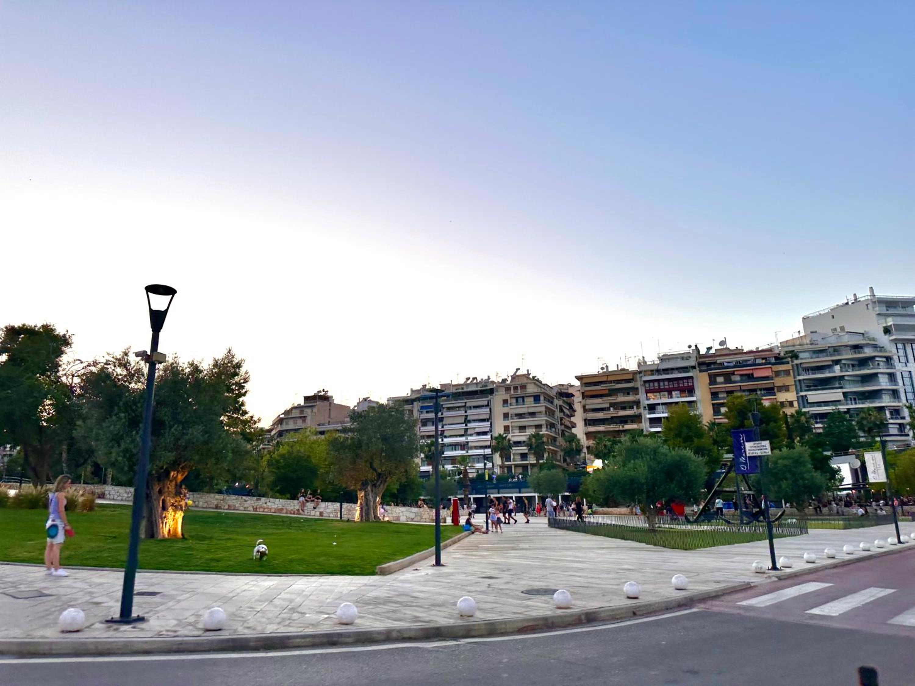 Marina Zeas Spacious Two Bedroom Apartment