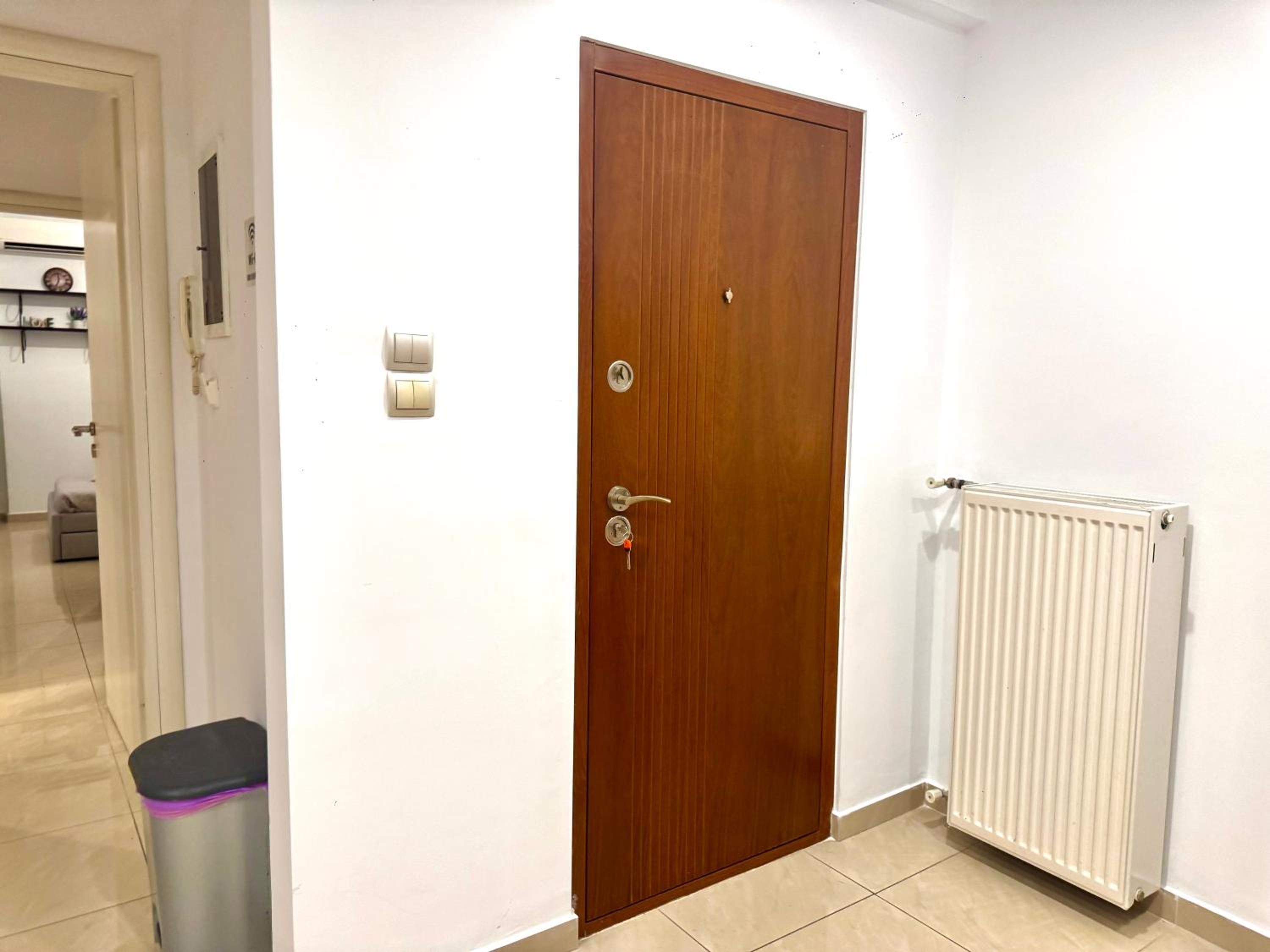 Marina Zeas Spacious Two Bedroom Apartment