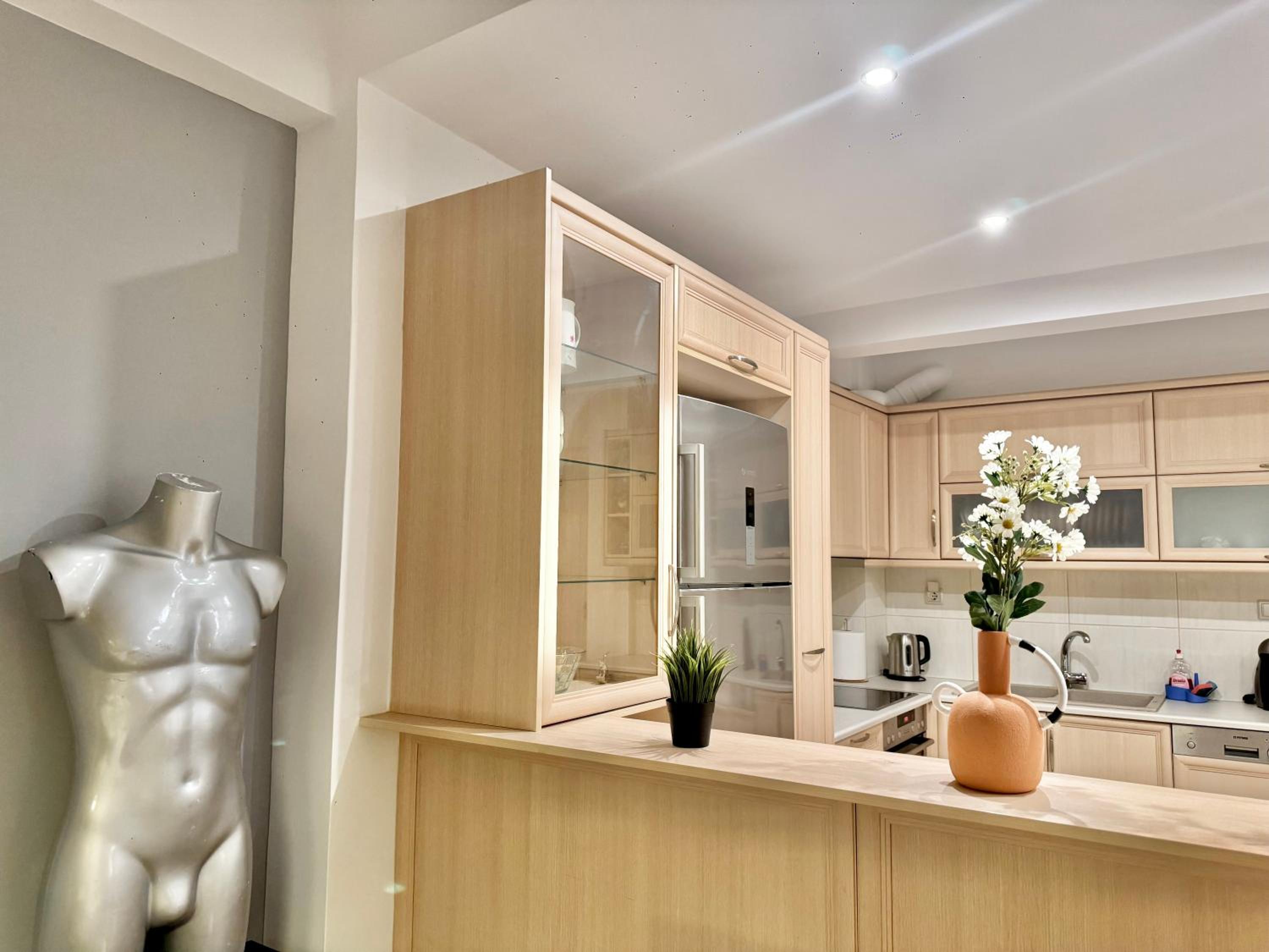 Marina Zeas Spacious Two Bedroom Apartment