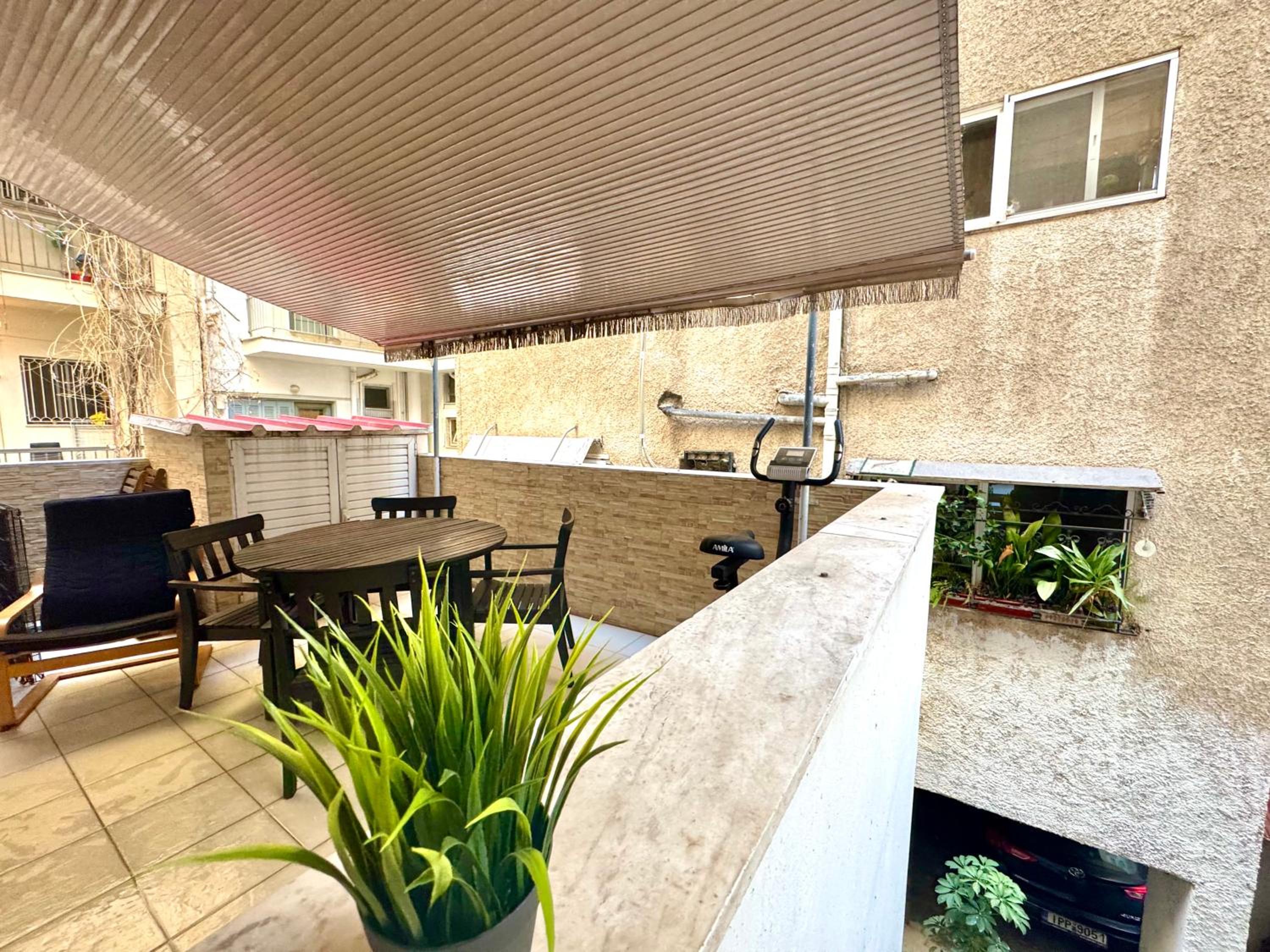 Marina Zeas Spacious Two Bedroom Apartment