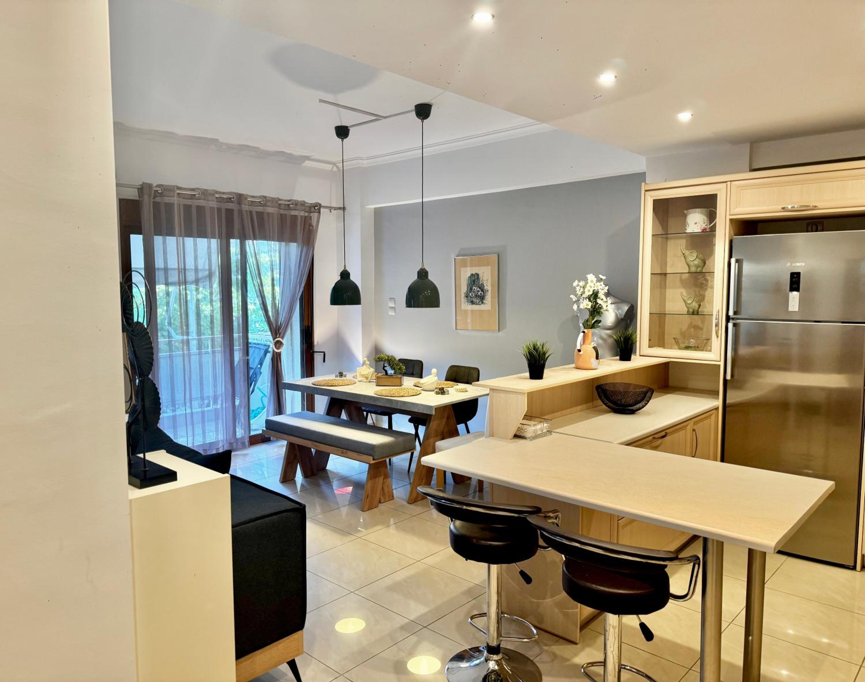 Marina Zeas Spacious Two Bedroom Apartment