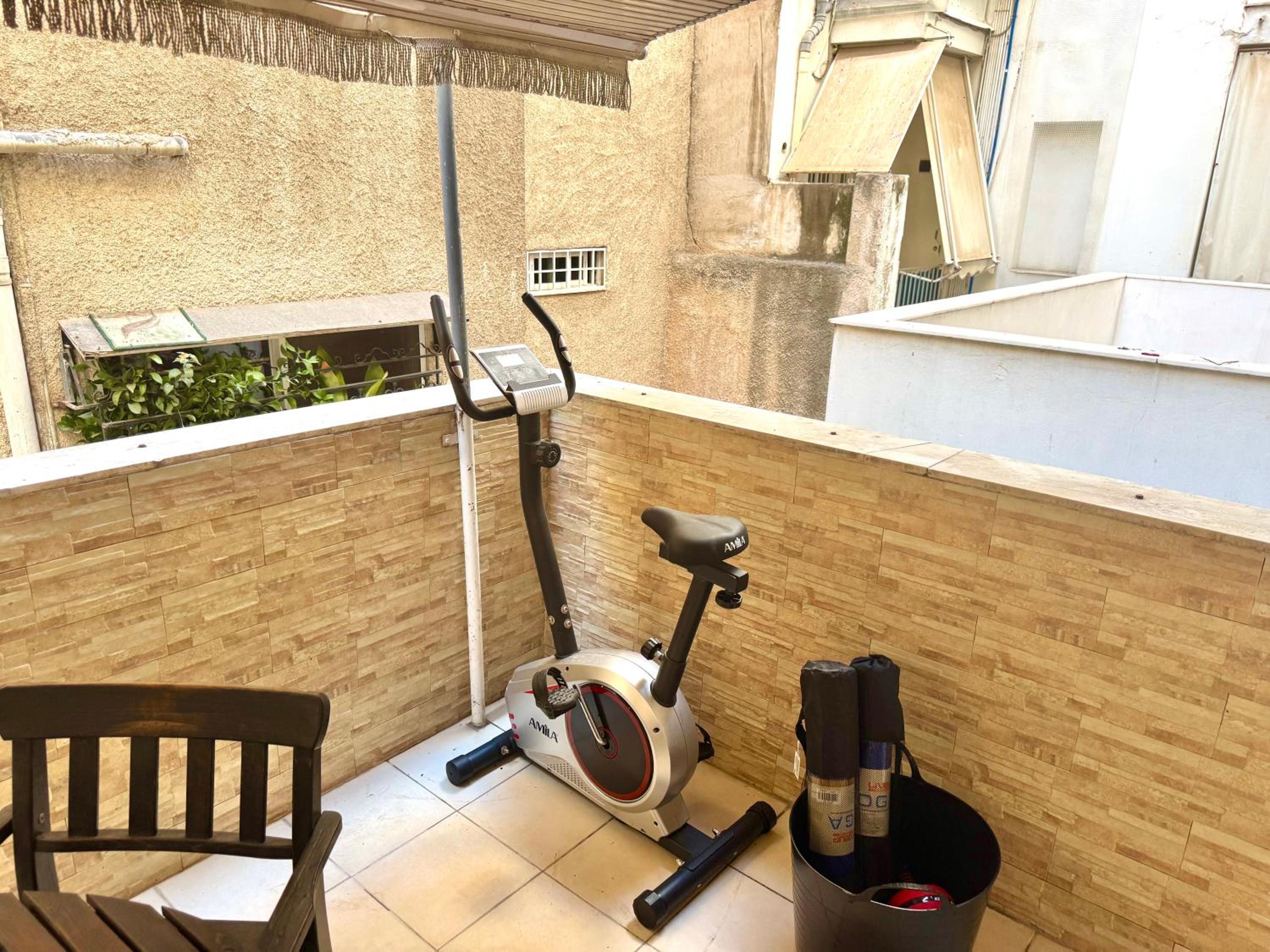 Marina Zeas Spacious Two Bedroom Apartment