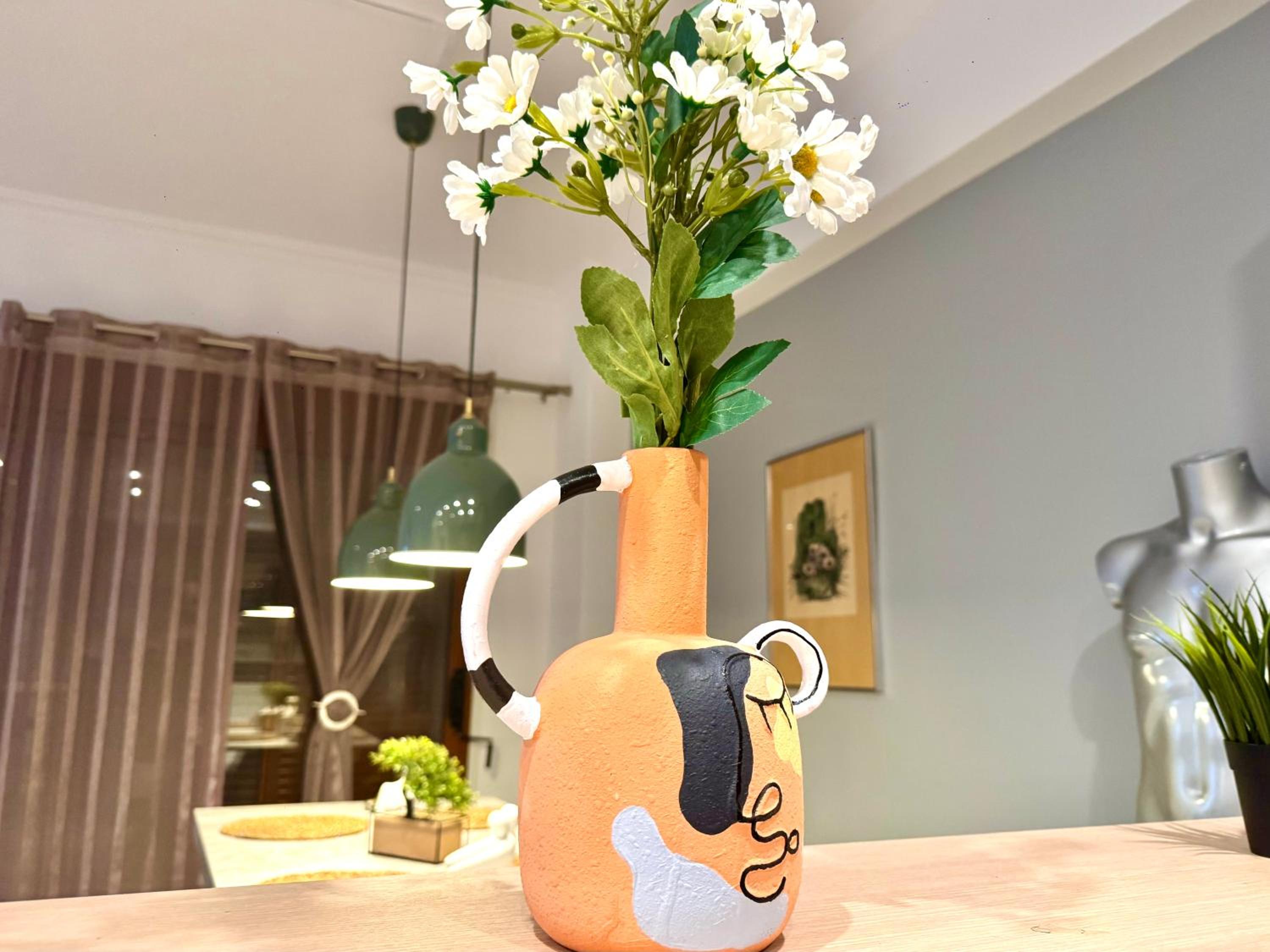 Marina Zeas Spacious Two Bedroom Apartment