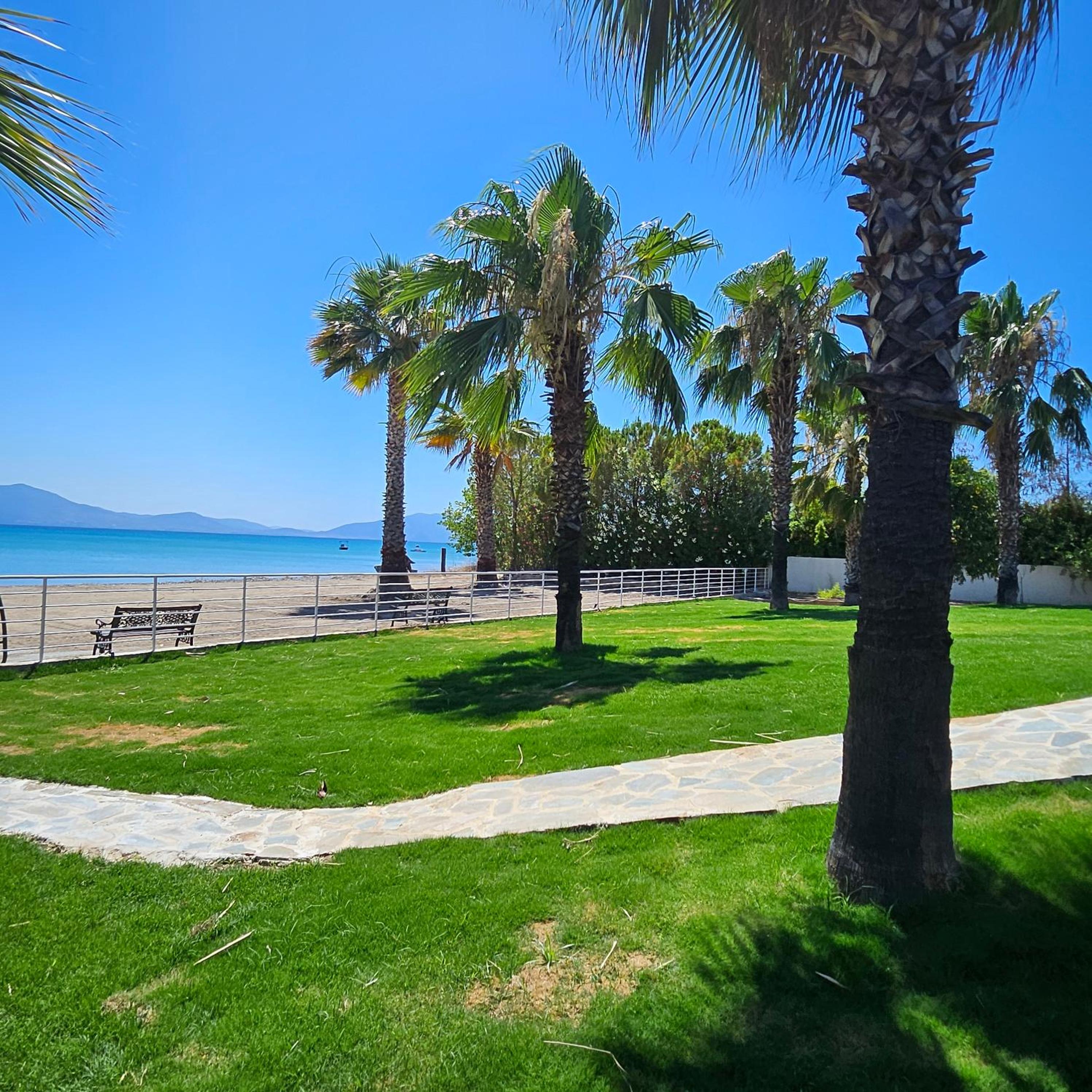Evia Palm Beach Villa