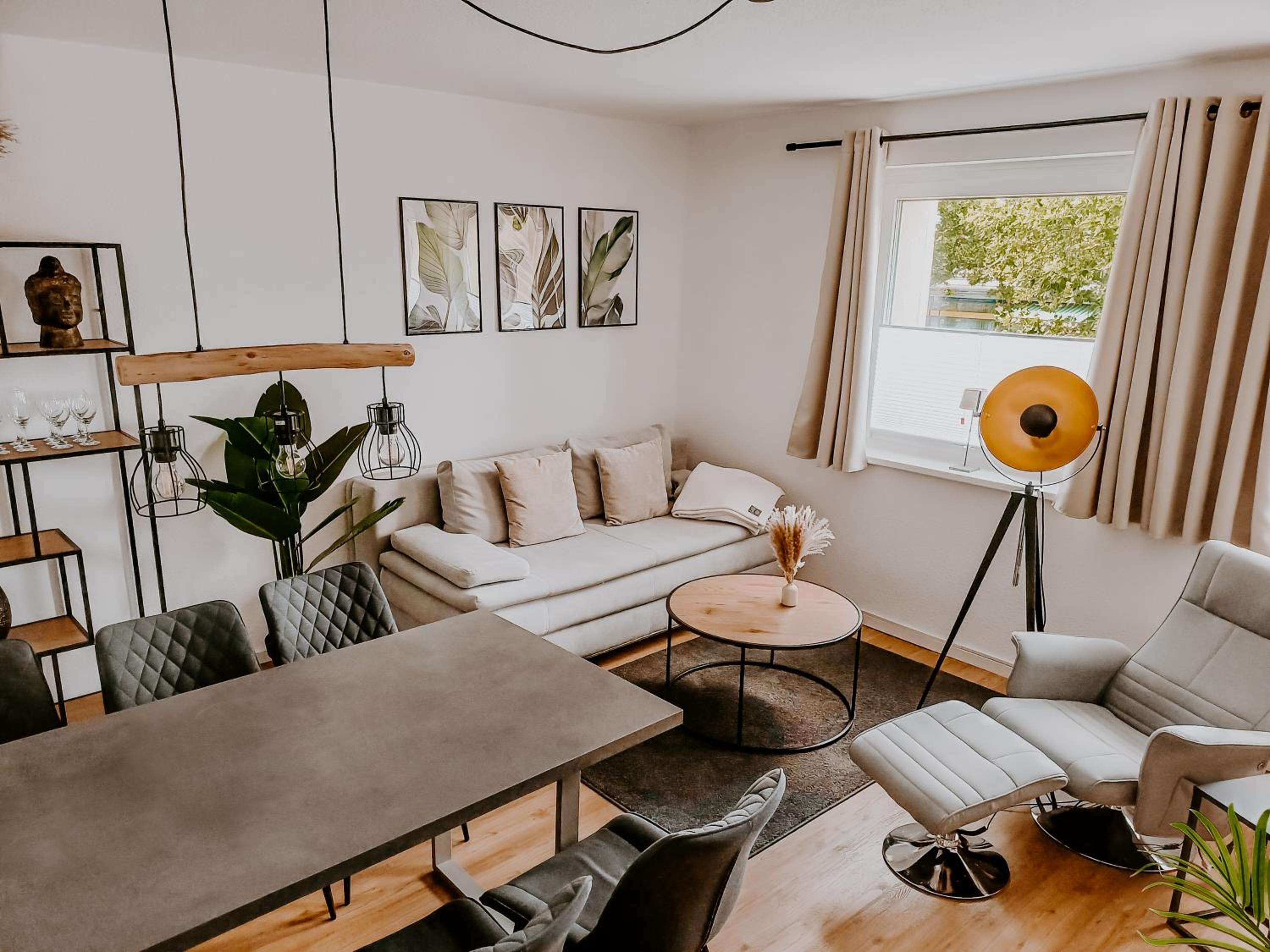 Wohlfühlapartment, Zentral, 200m zur UNI, Parkplatz, Boxspringbetten, Massagesessel, Nespresso, LAN & WIFI