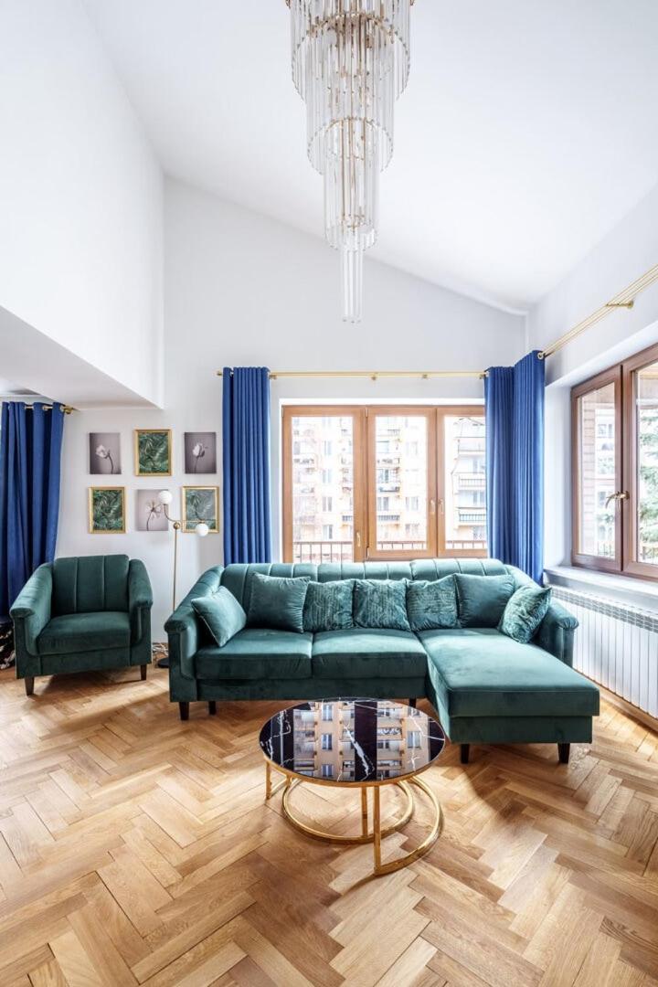 Golden Villa Saska Kępa Luxury Retreat with Garden & Design Interior