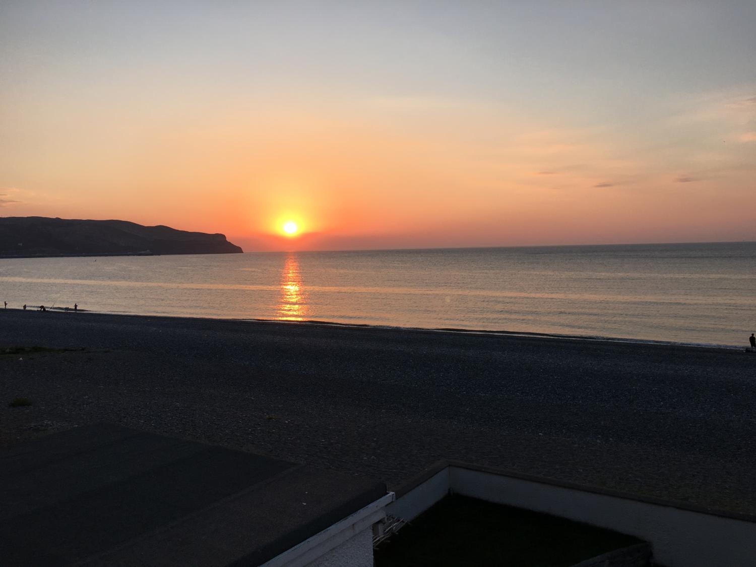 Superb Cintra Beachside Apartments
