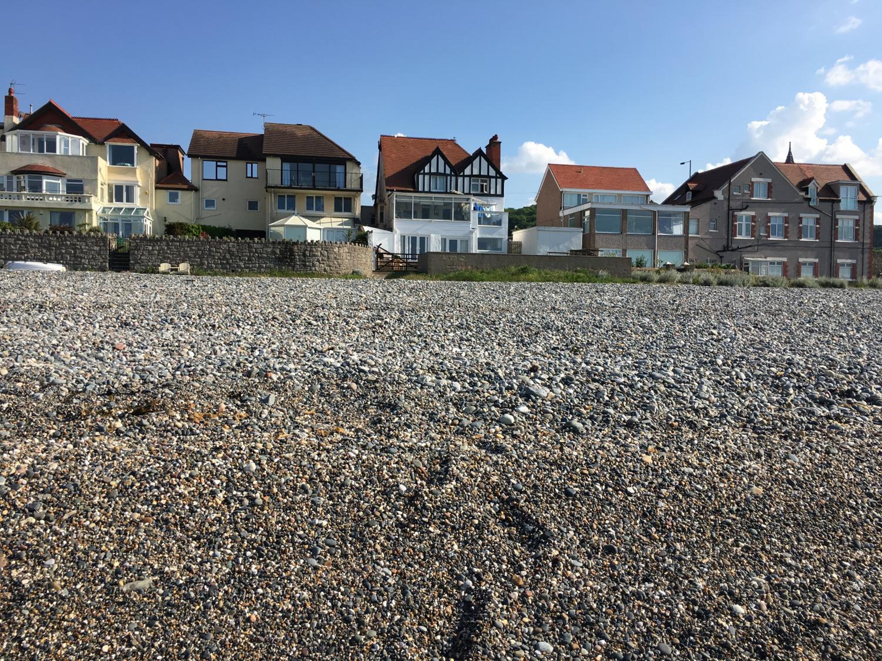 Superb Cintra Beachside Apartments