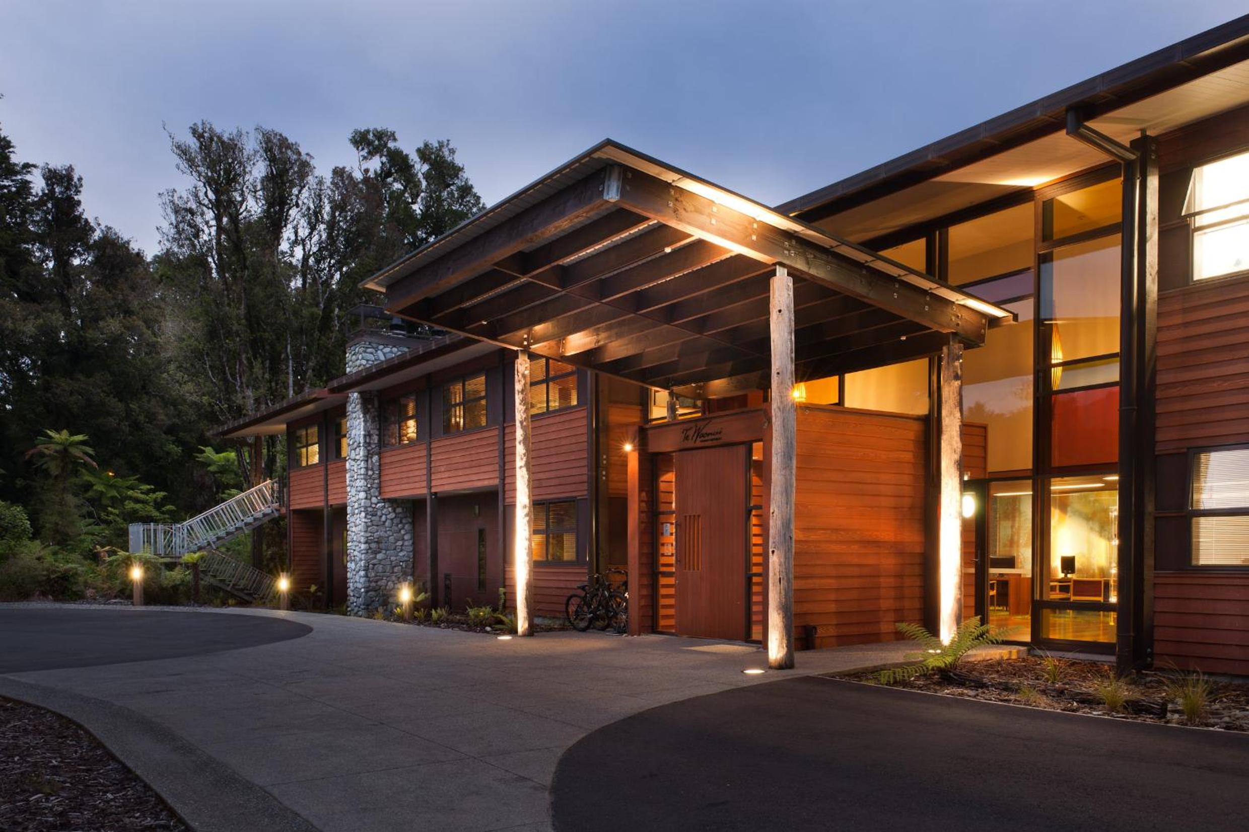 Hotel Te Waonui Forest Retreat - Image 1