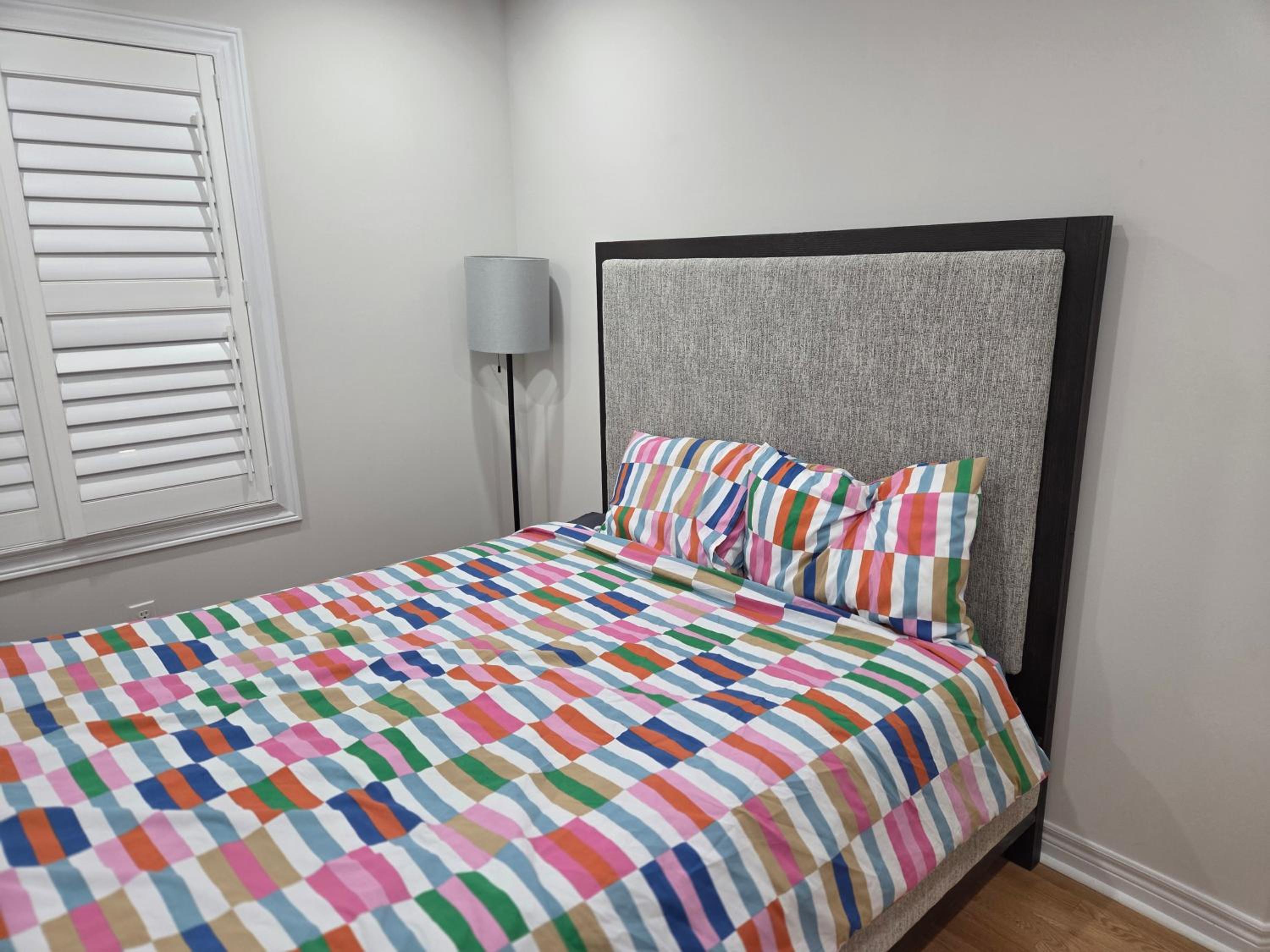 Four Bedroom Spacious House with Parking in Milton, Ontario
