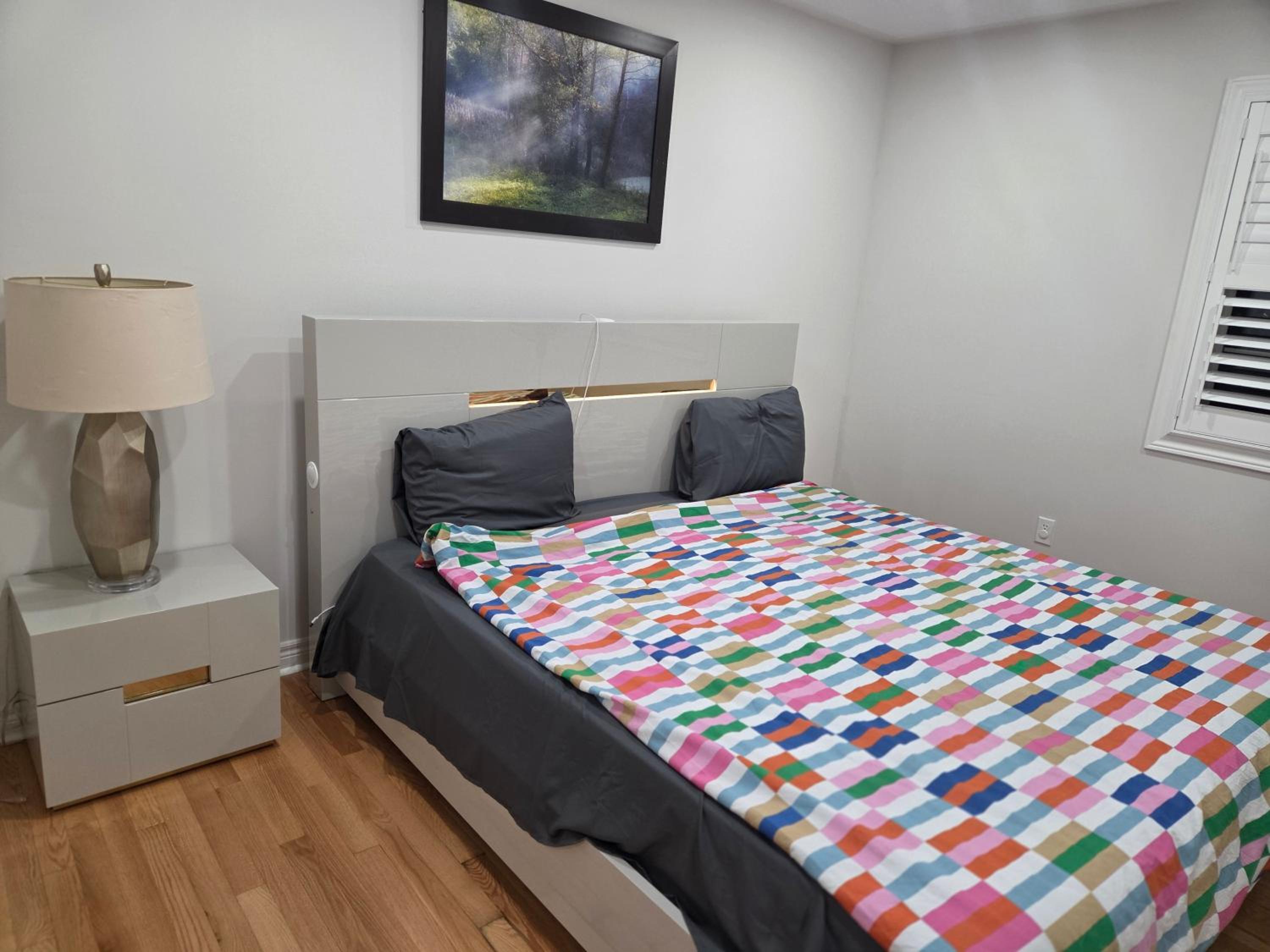 Four Bedroom Spacious House with Parking in Milton, Ontario