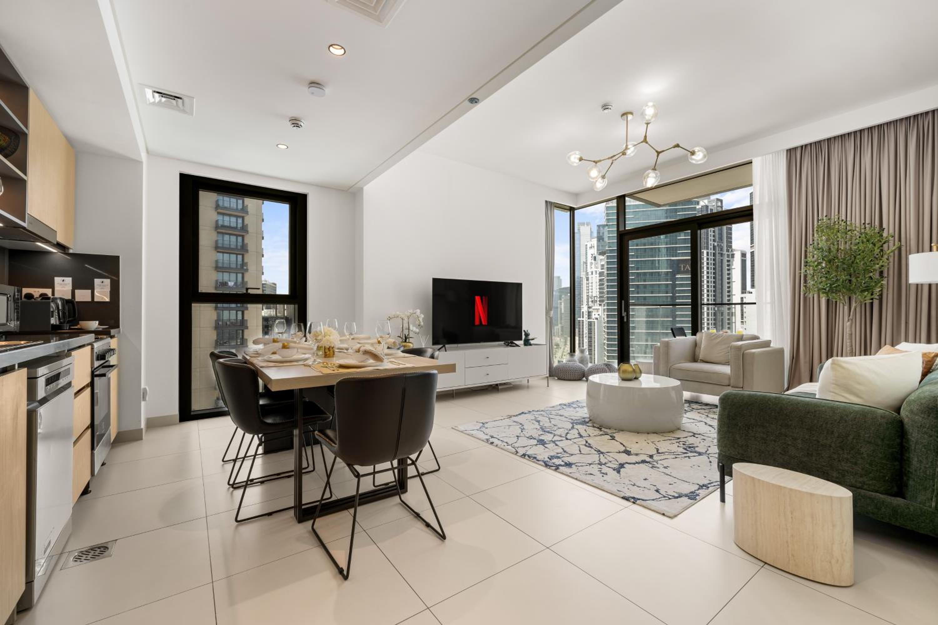 Luxury Two Bedroom Apartment with City & Pool View by Delujo Stays