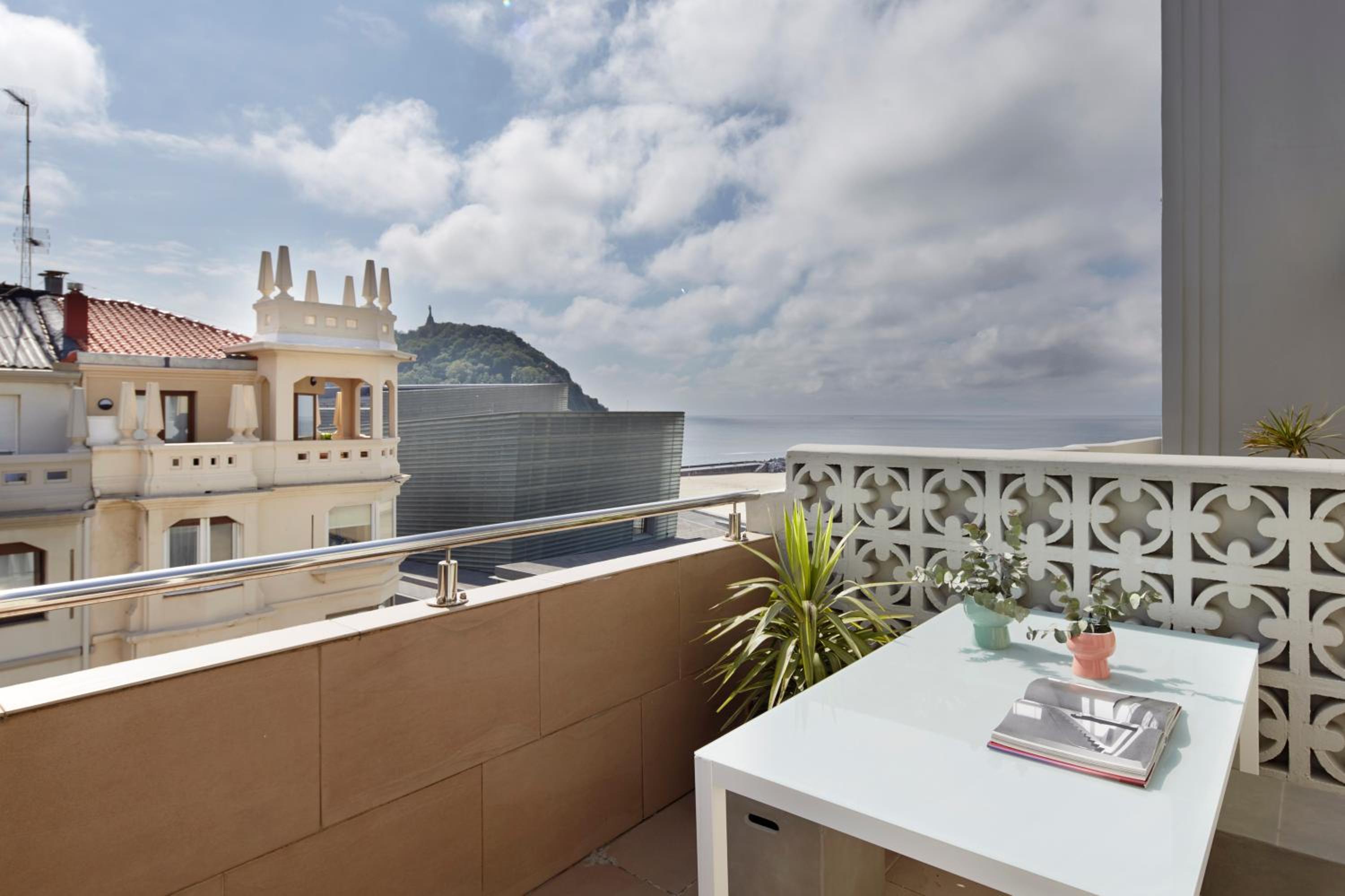 Beach House 2 by FeelFree Rentals