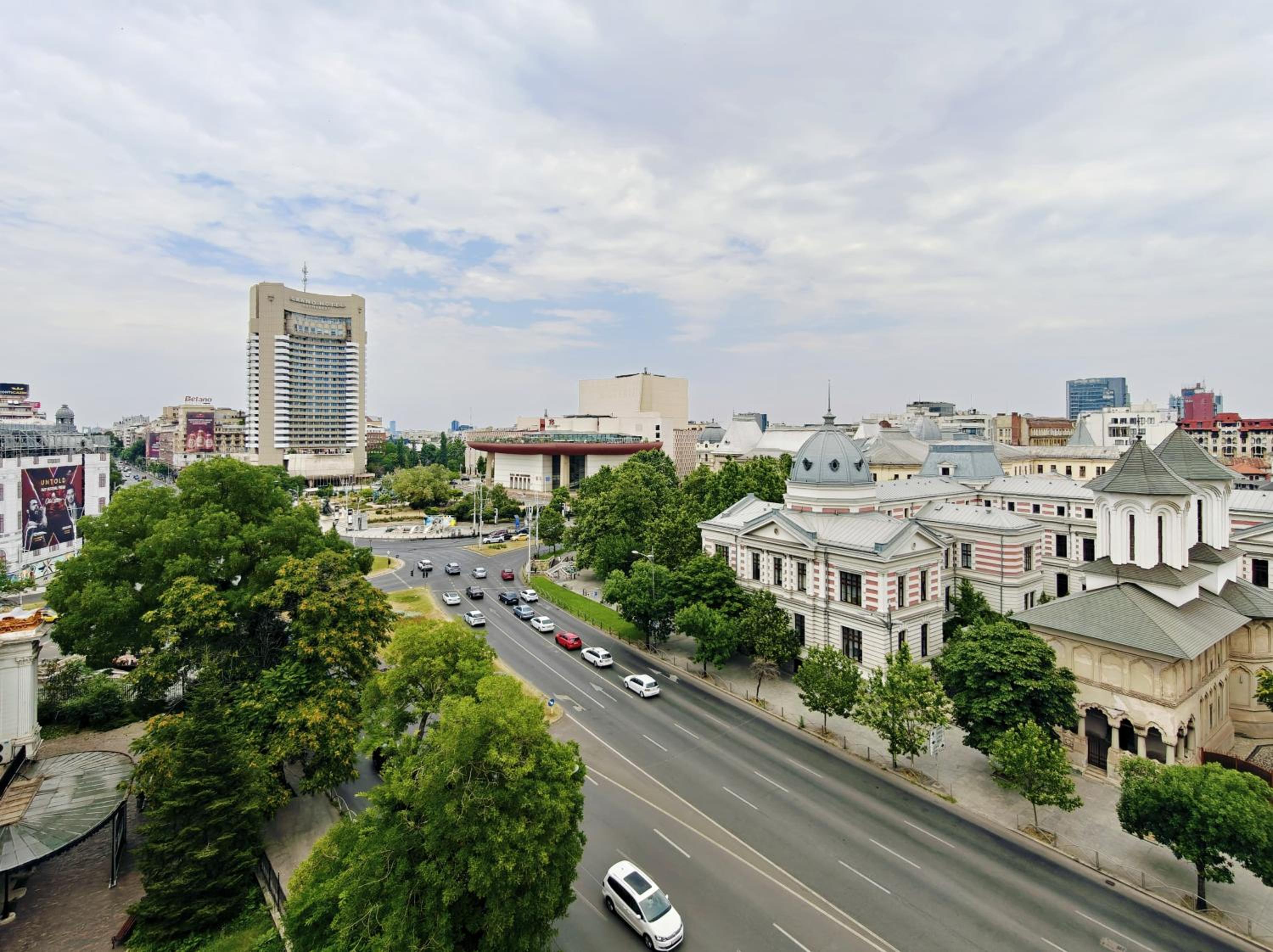 Old Town Sky View - Pumo Properties