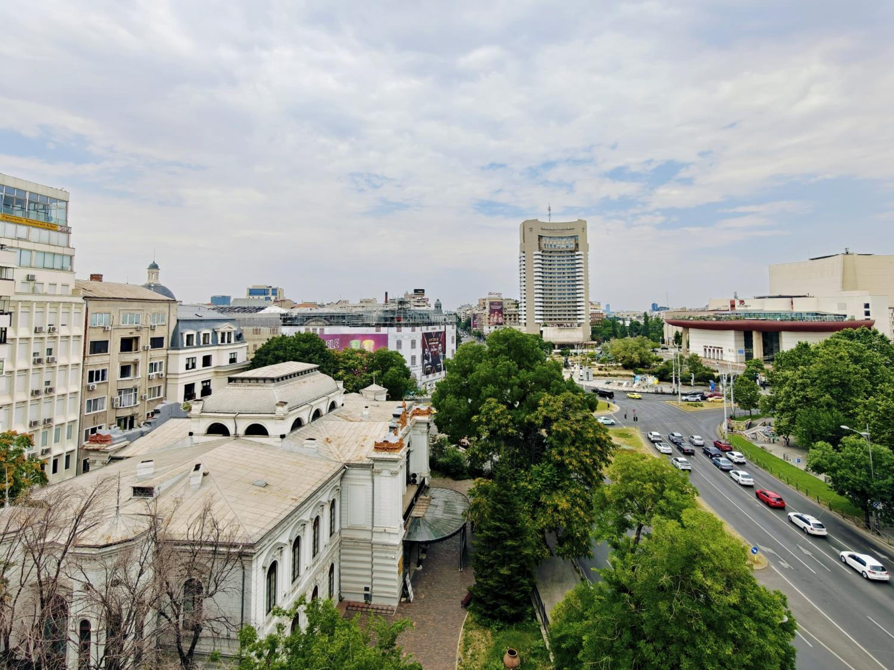 Old Town Sky View - Pumo Properties