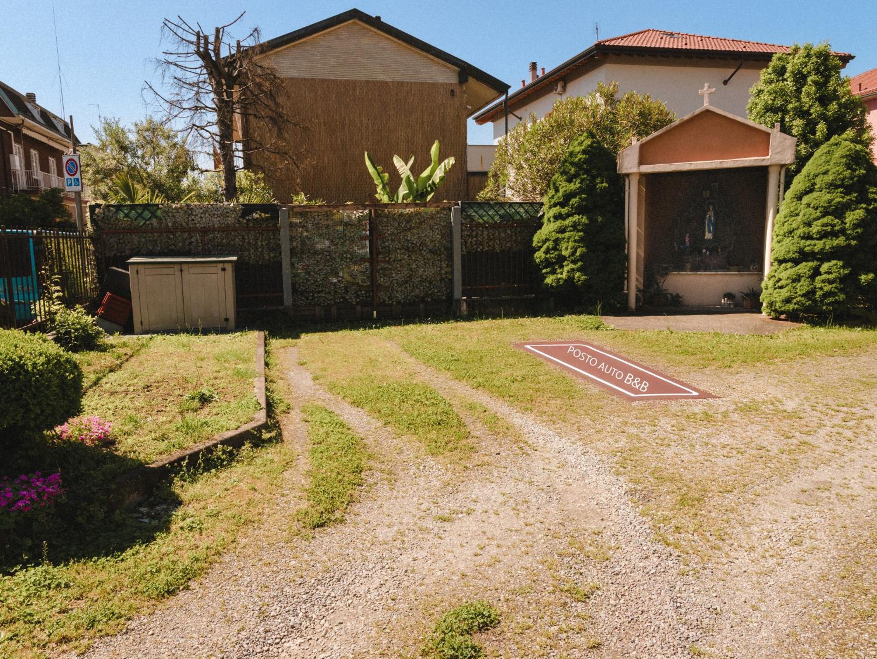 Madonnina House - Parcheggio privato gratuito vicino Milano Rho Fiera e Galeazzi