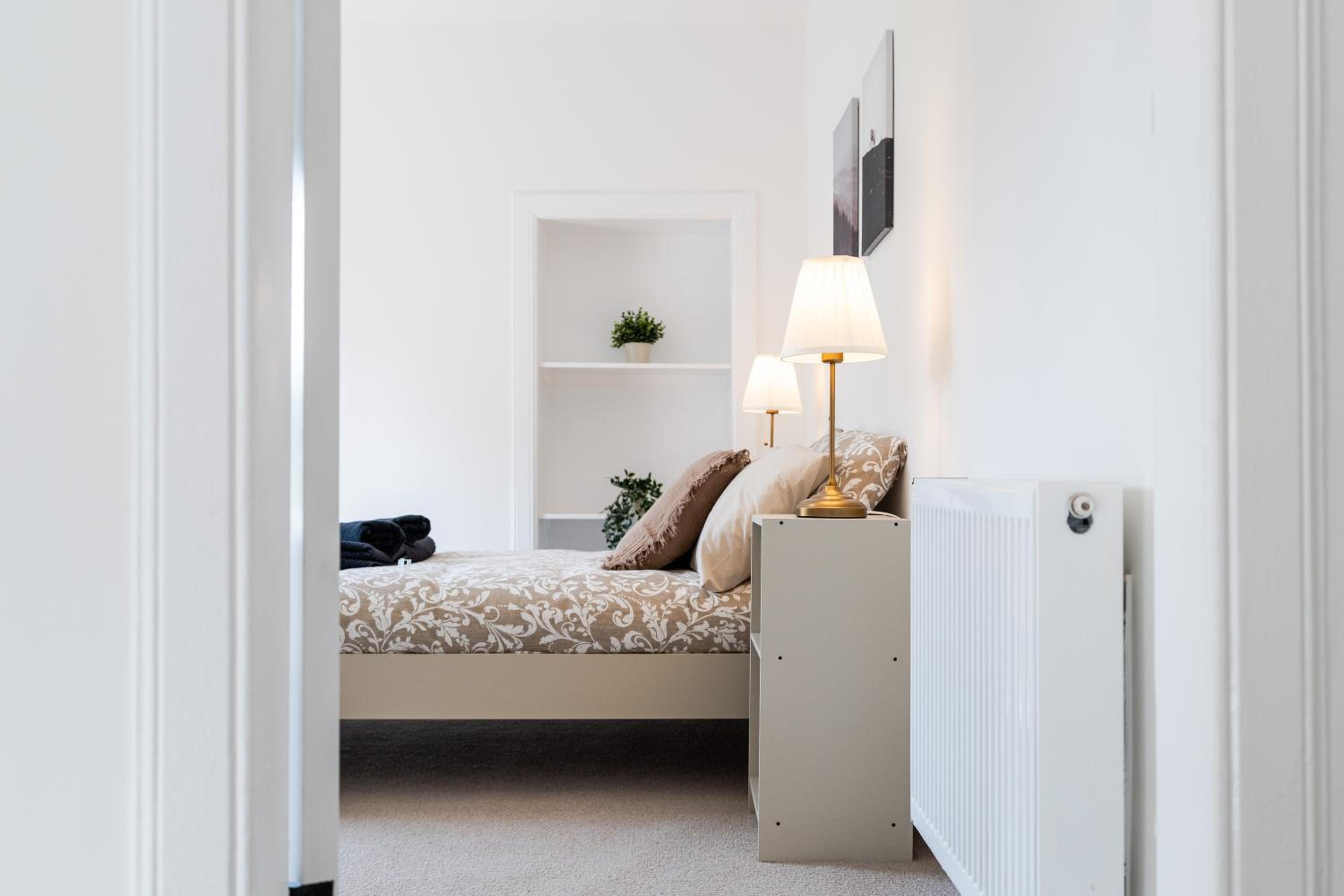 2 Bedroom House-Free Parking